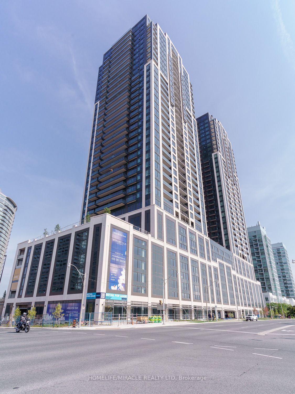 1926 Lakeshore Boulevard W 1701