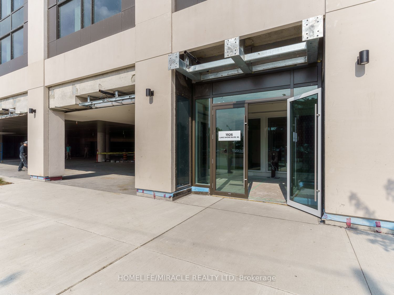 1926 Lakeshore Boulevard W 1701