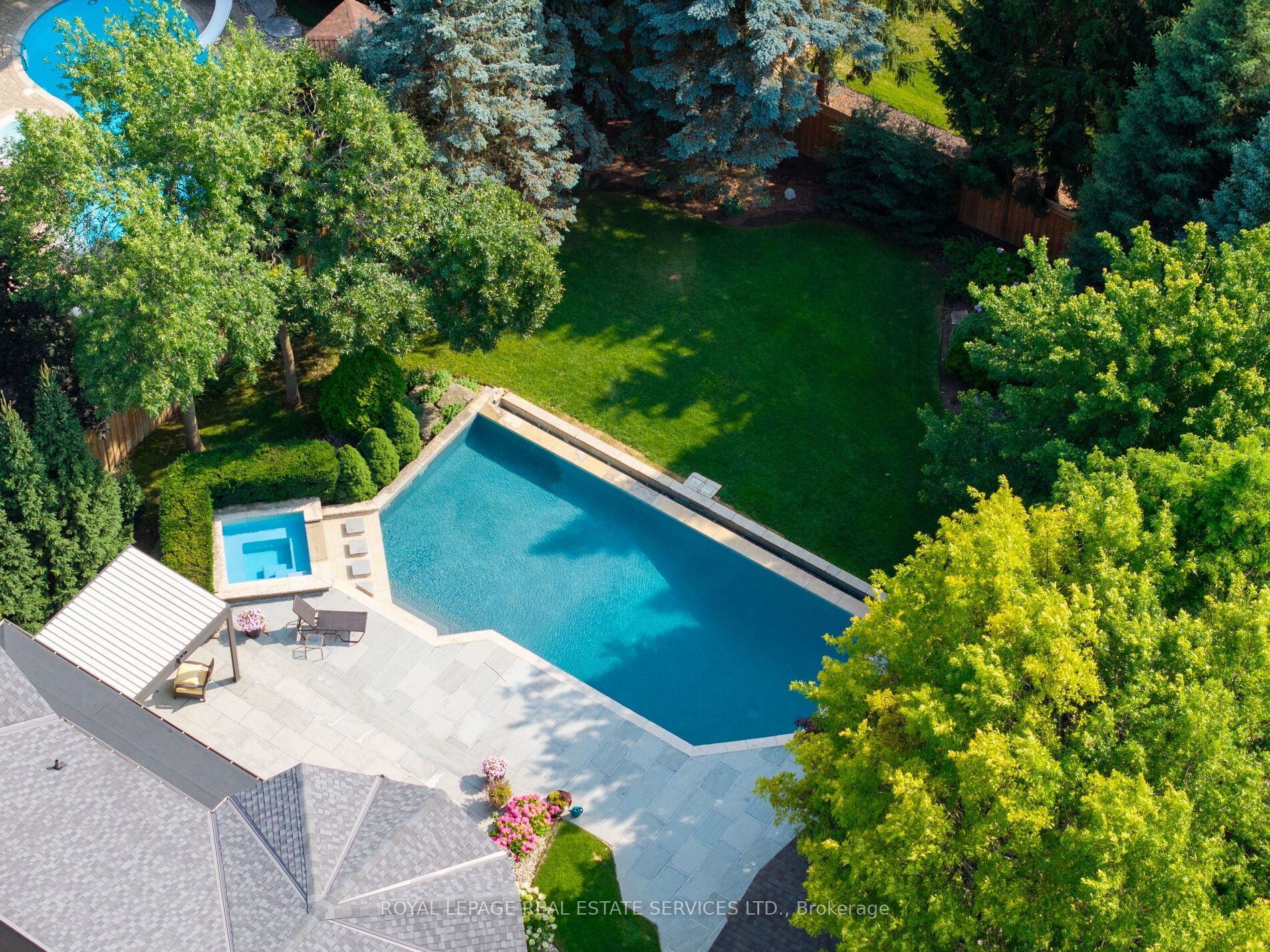 70 Shorewood Place