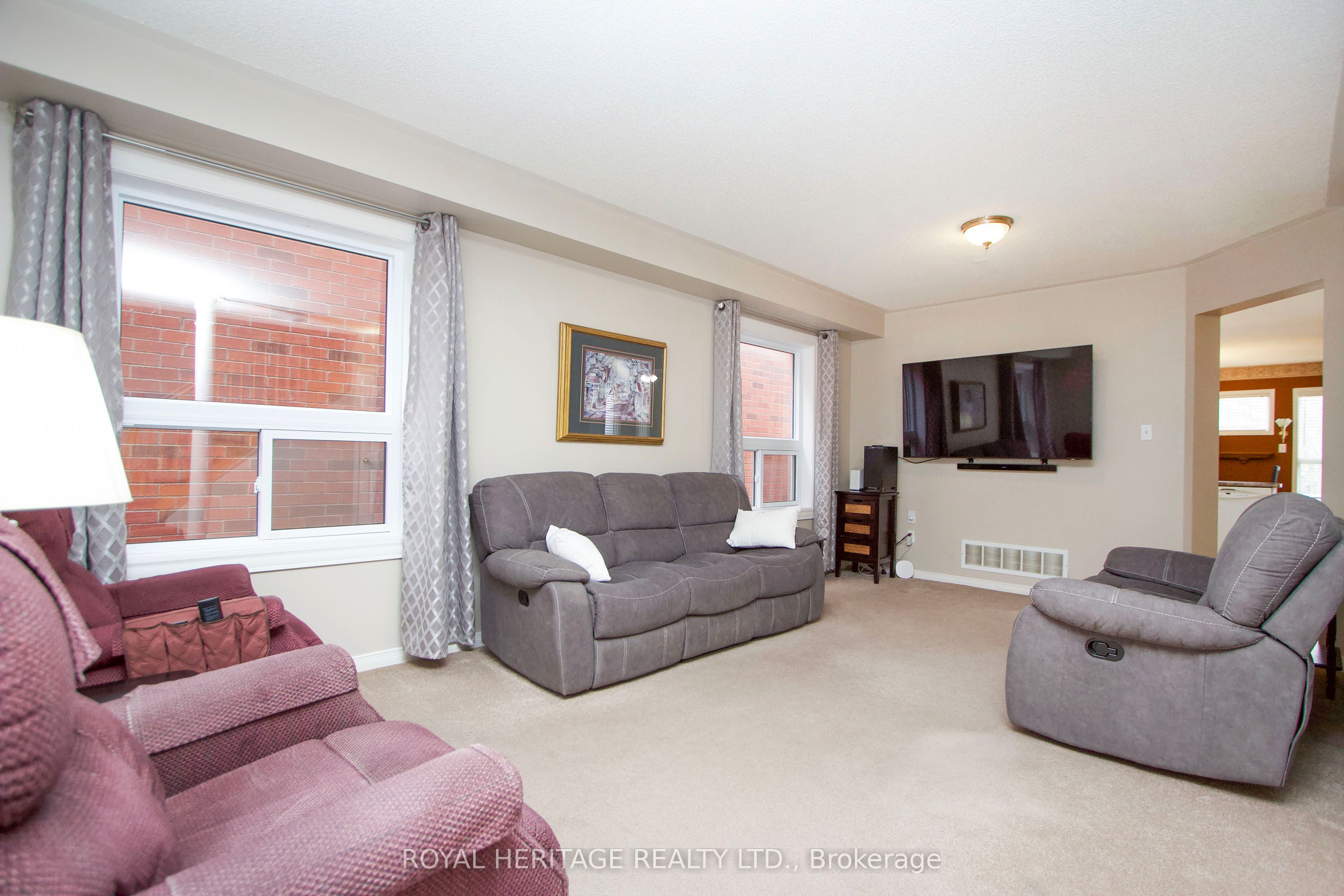 92 Booth Crescent