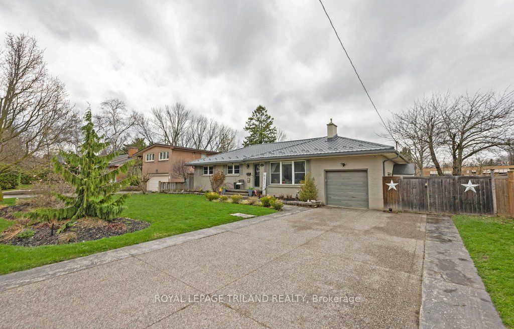 445 RIDOUT Street S