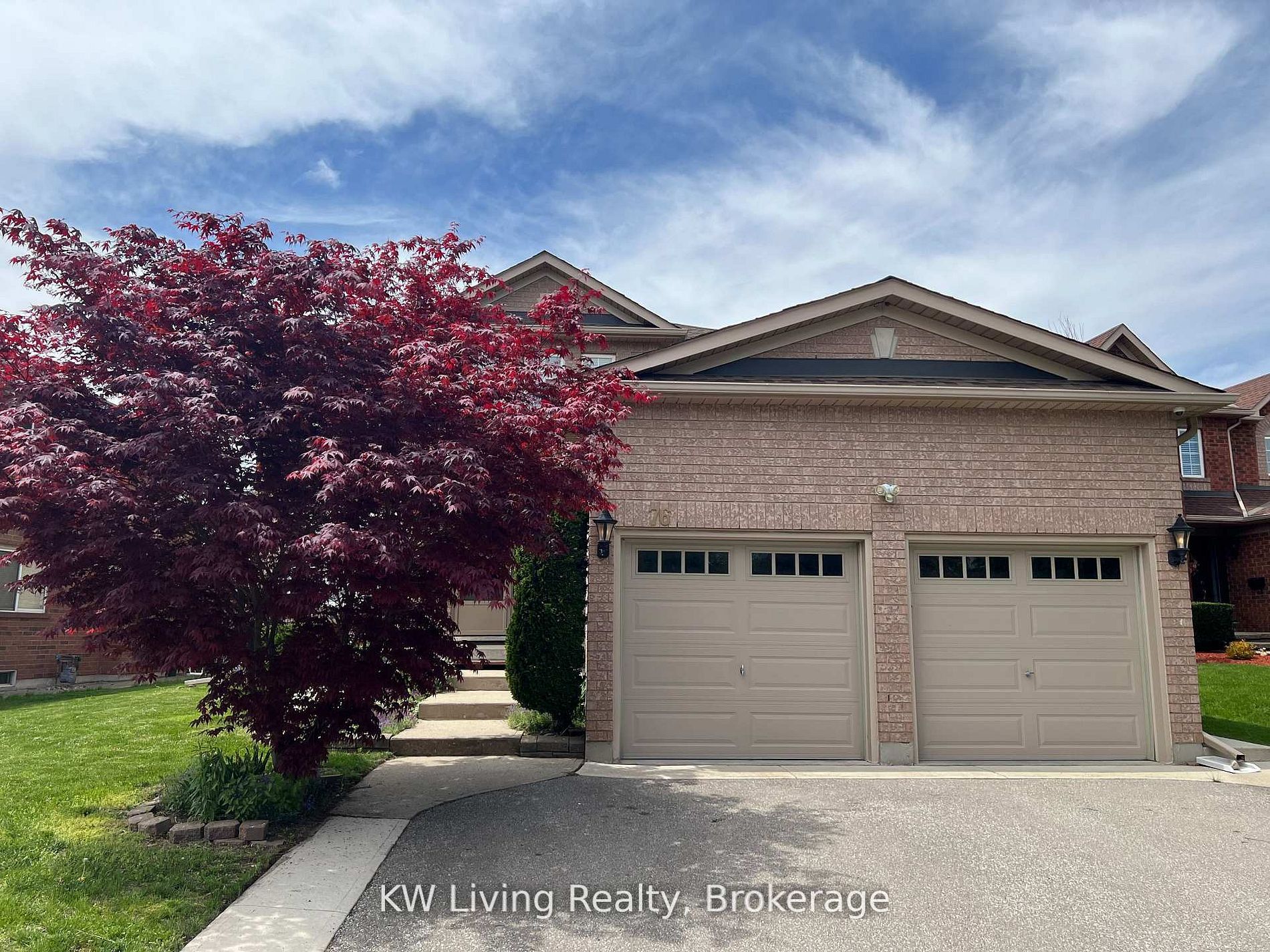 76 Spooner Crescent