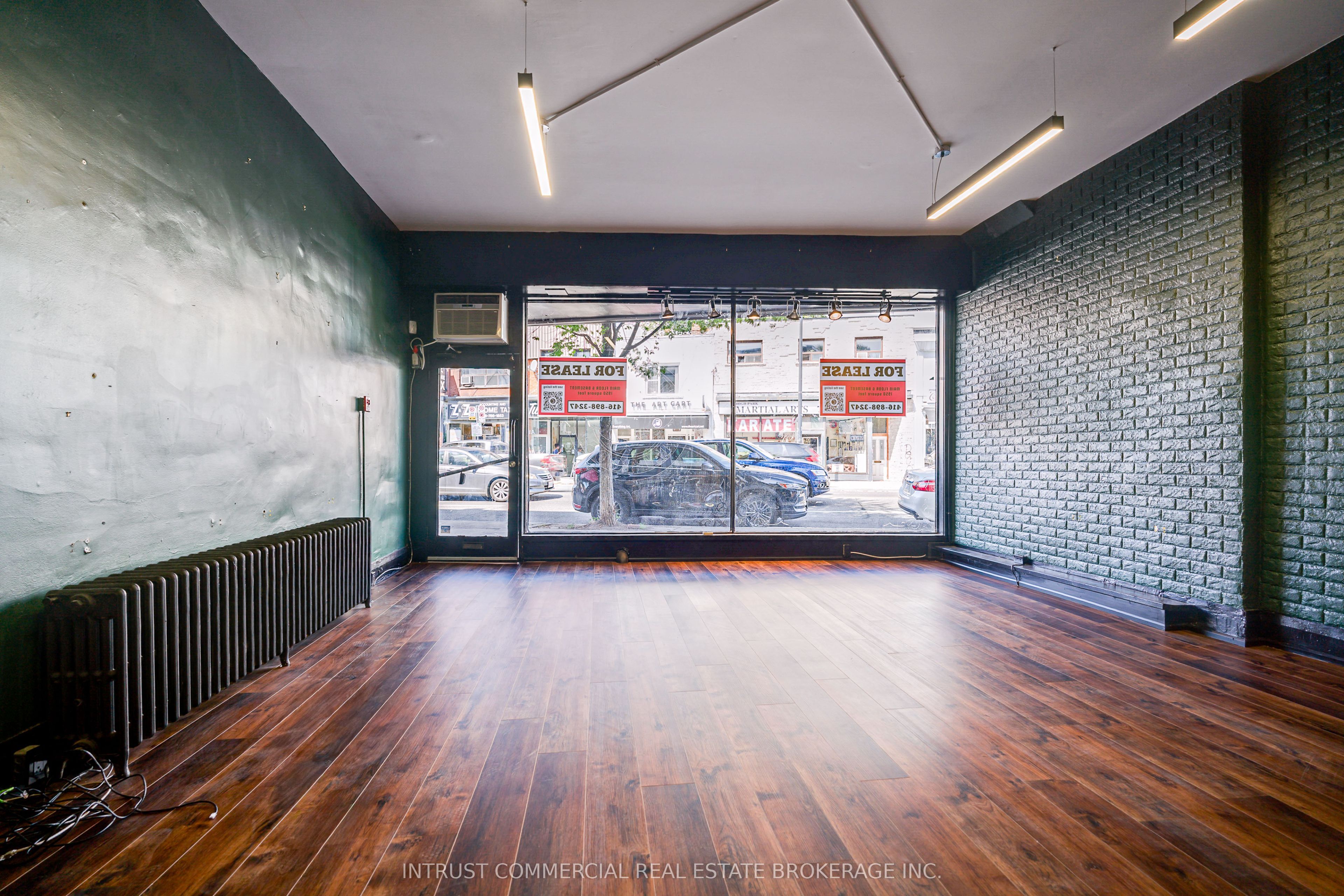 3097 Dundas Street W