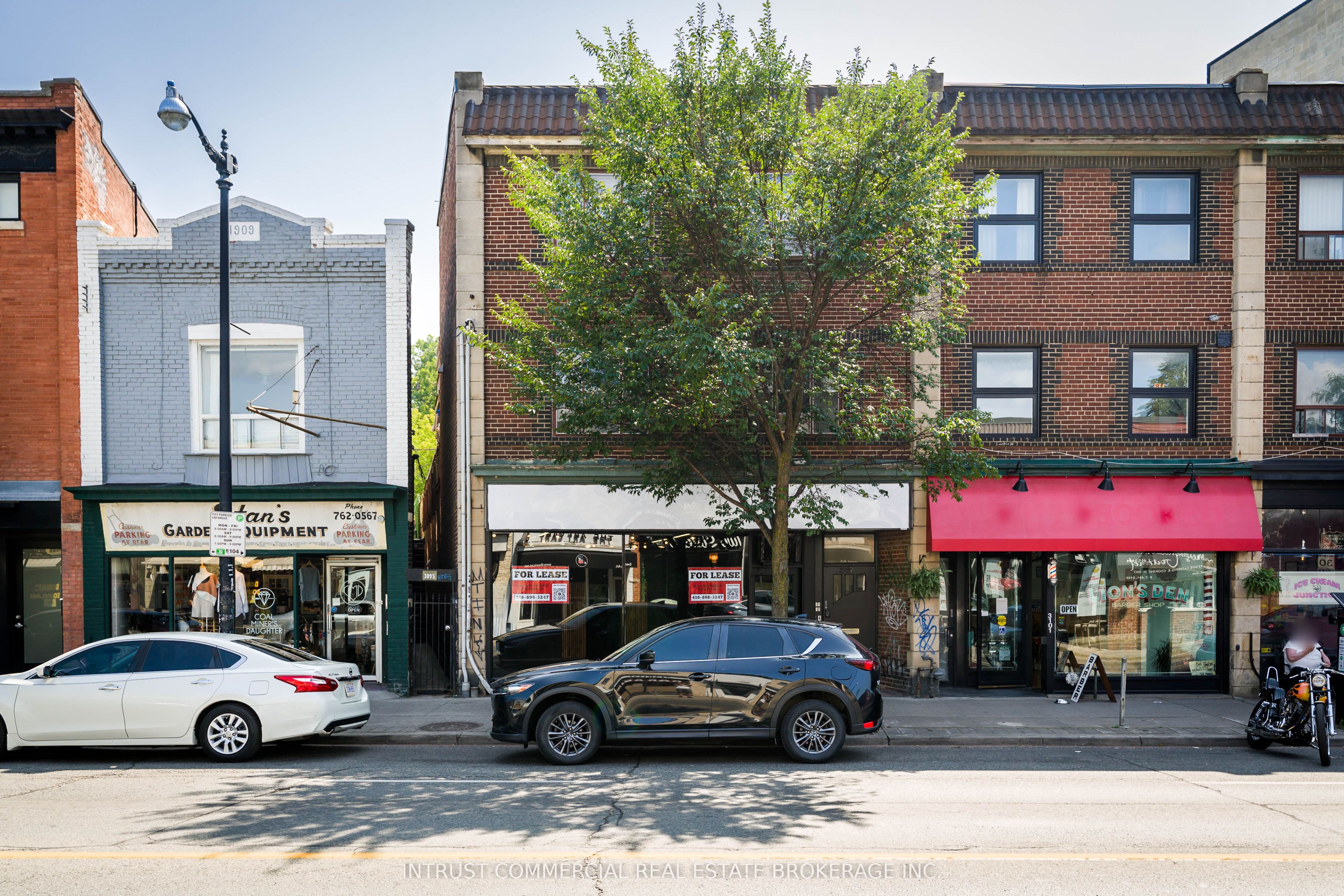 3097 Dundas Street W