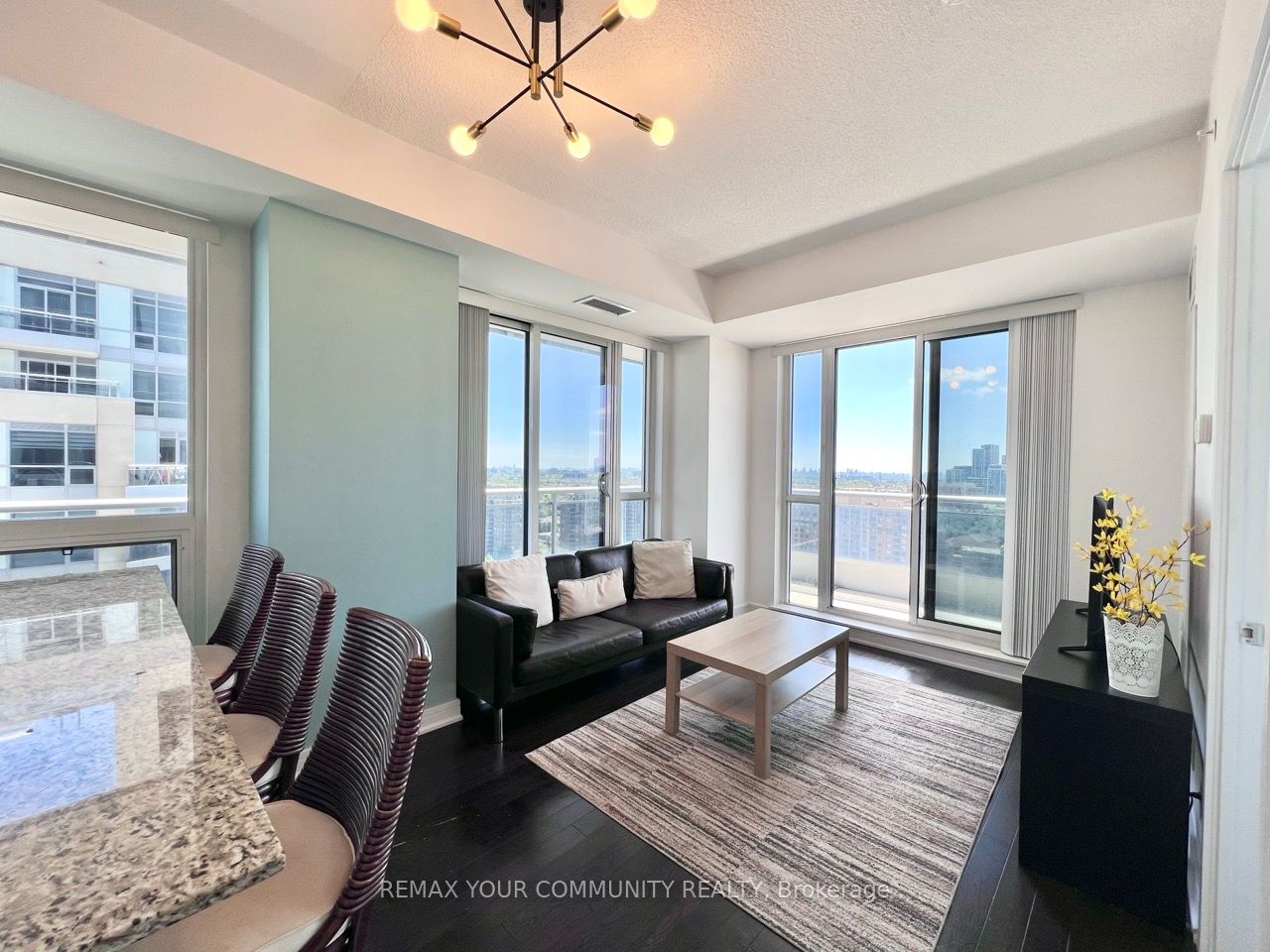 9201 Yonge Street 1804