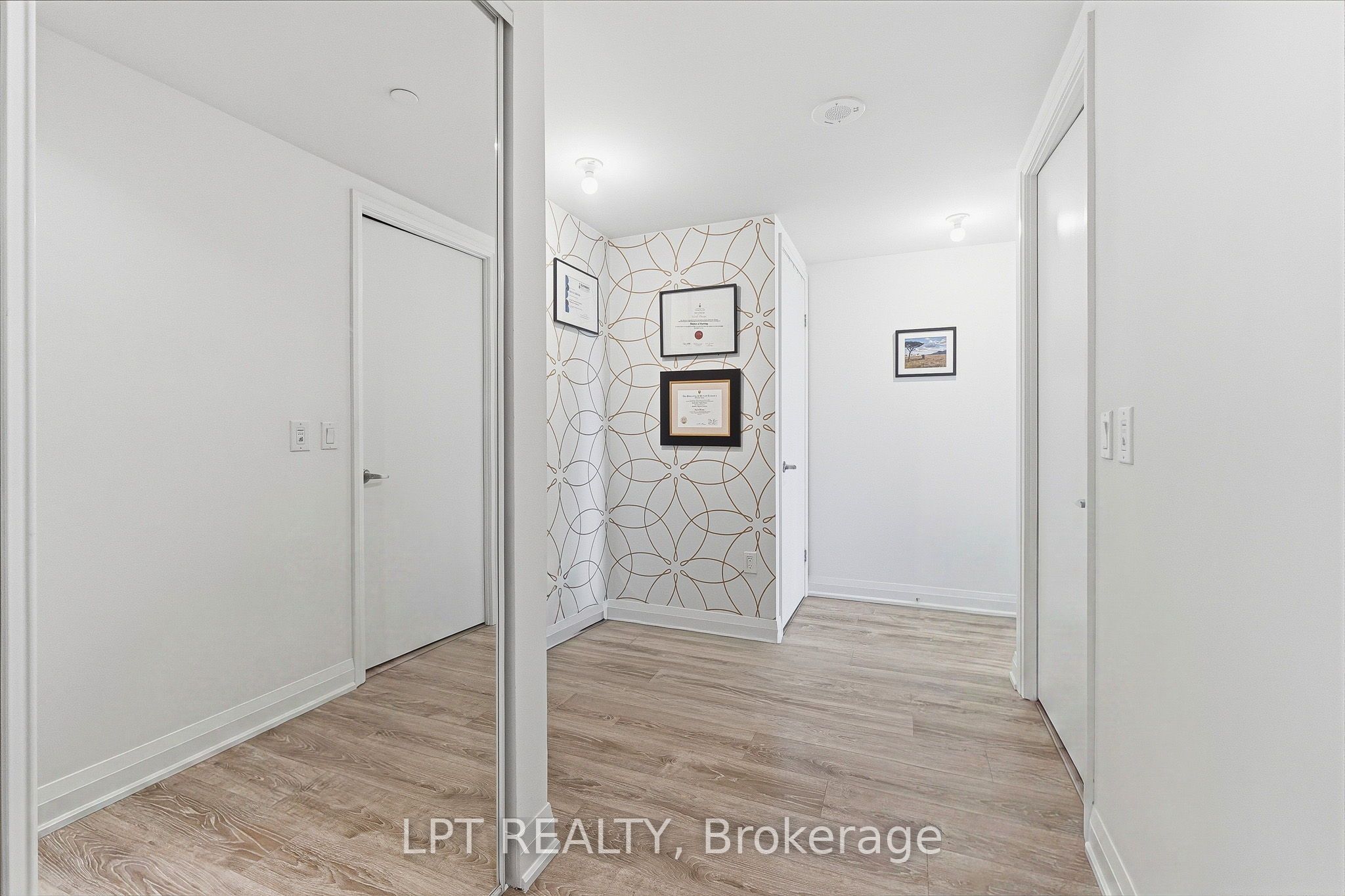 10 Gibbs Road 709