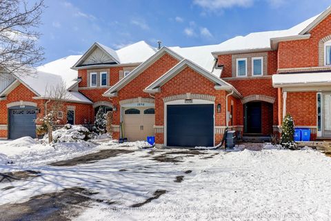 1896 Woodgate Court Oshawa ON L1G 7Z2