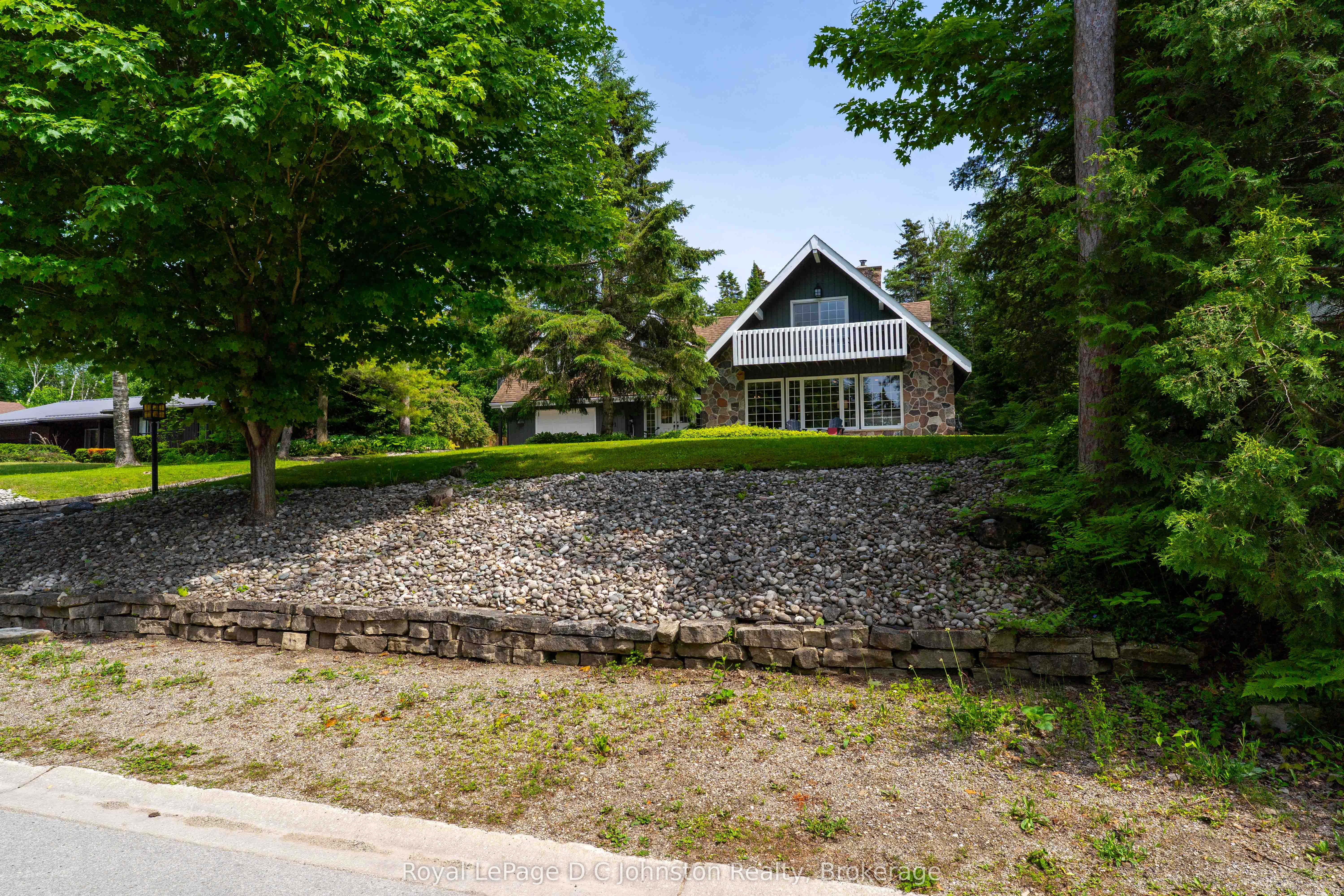 471 Eckford Avenue