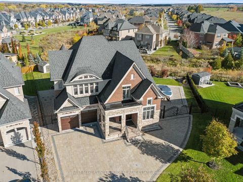 12 Albert Hill Court King ON L7B 0P1