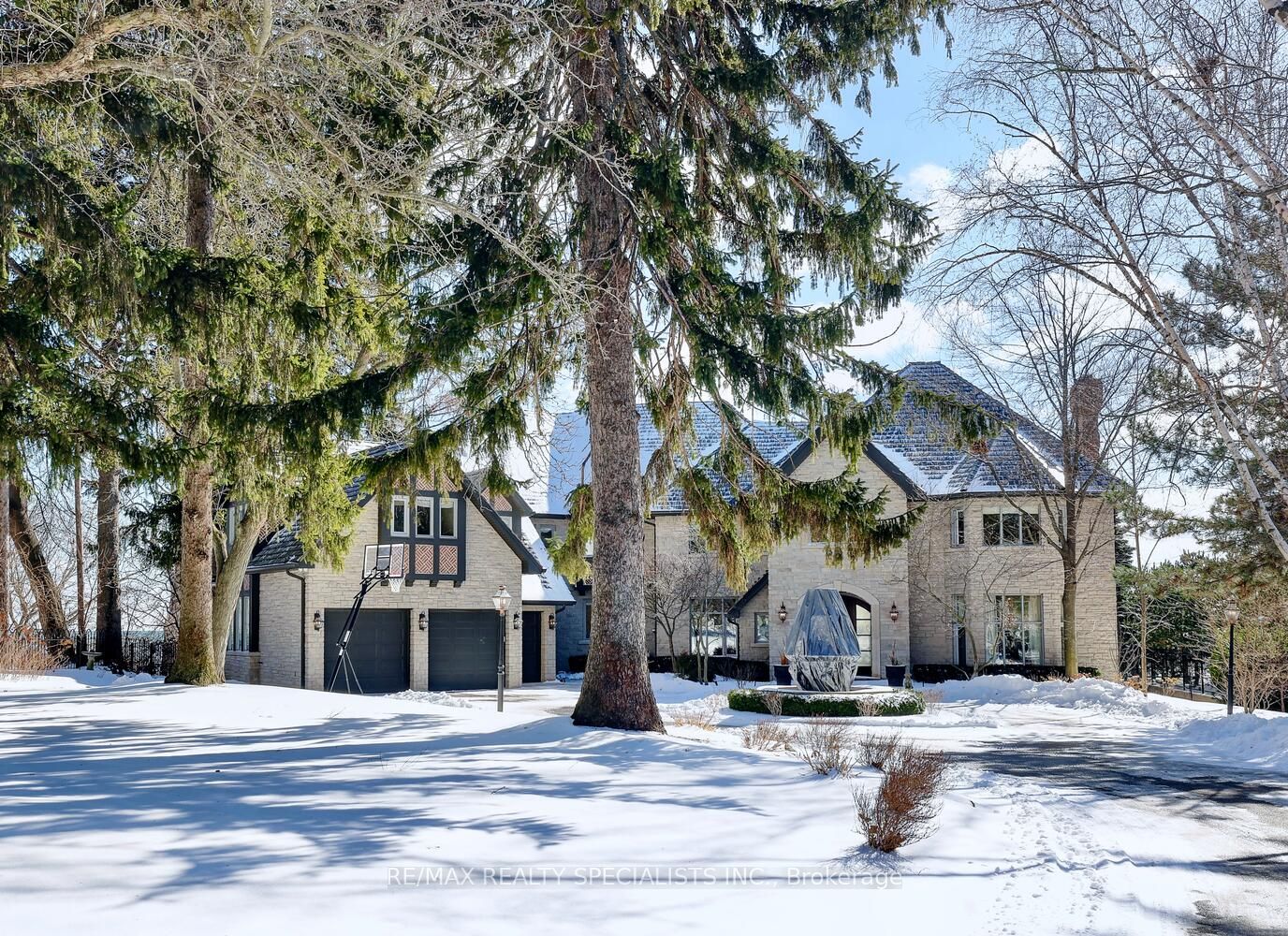4038 Lakeshore Road
