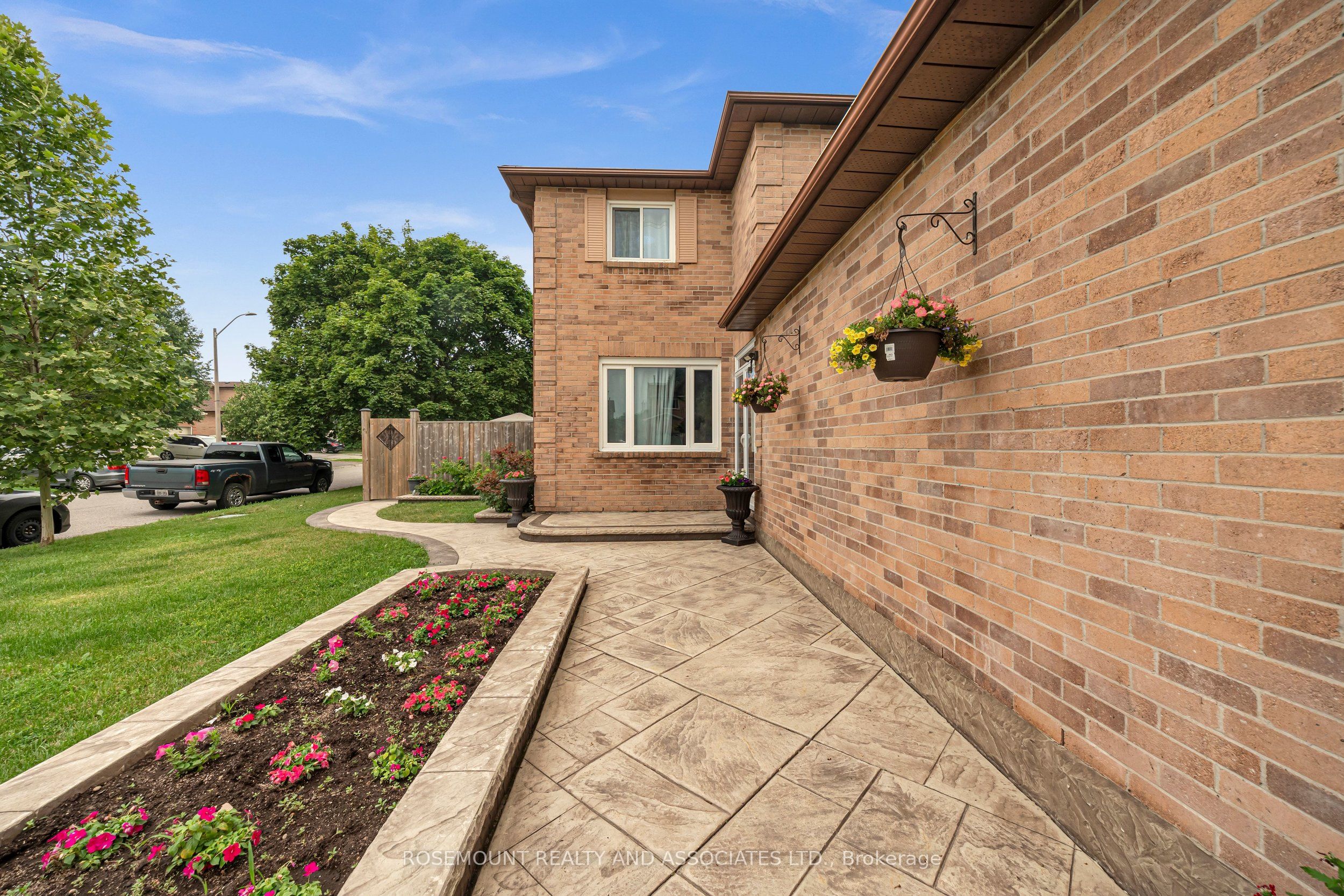 95 Rotherglen N Road N