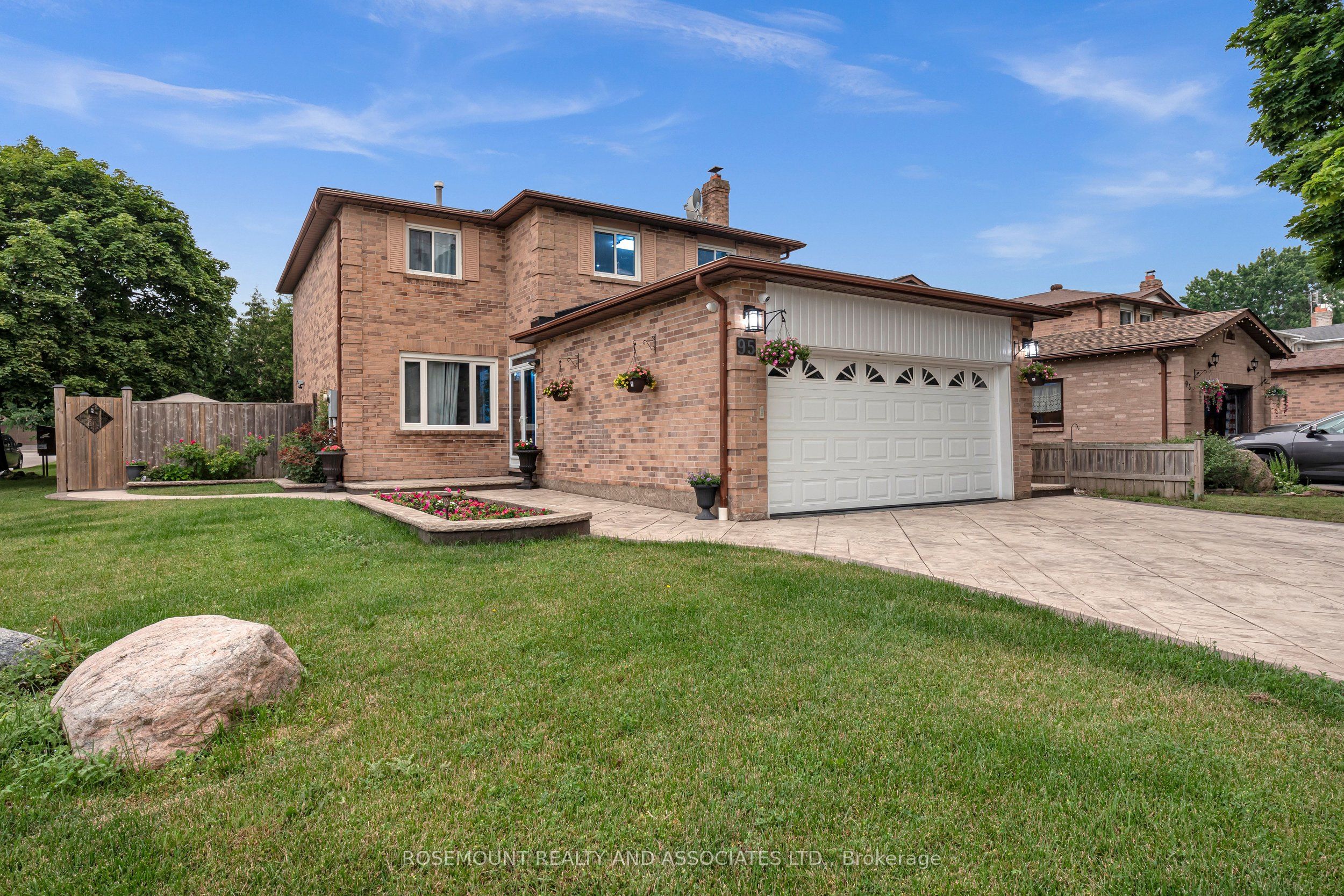 95 Rotherglen N Road N