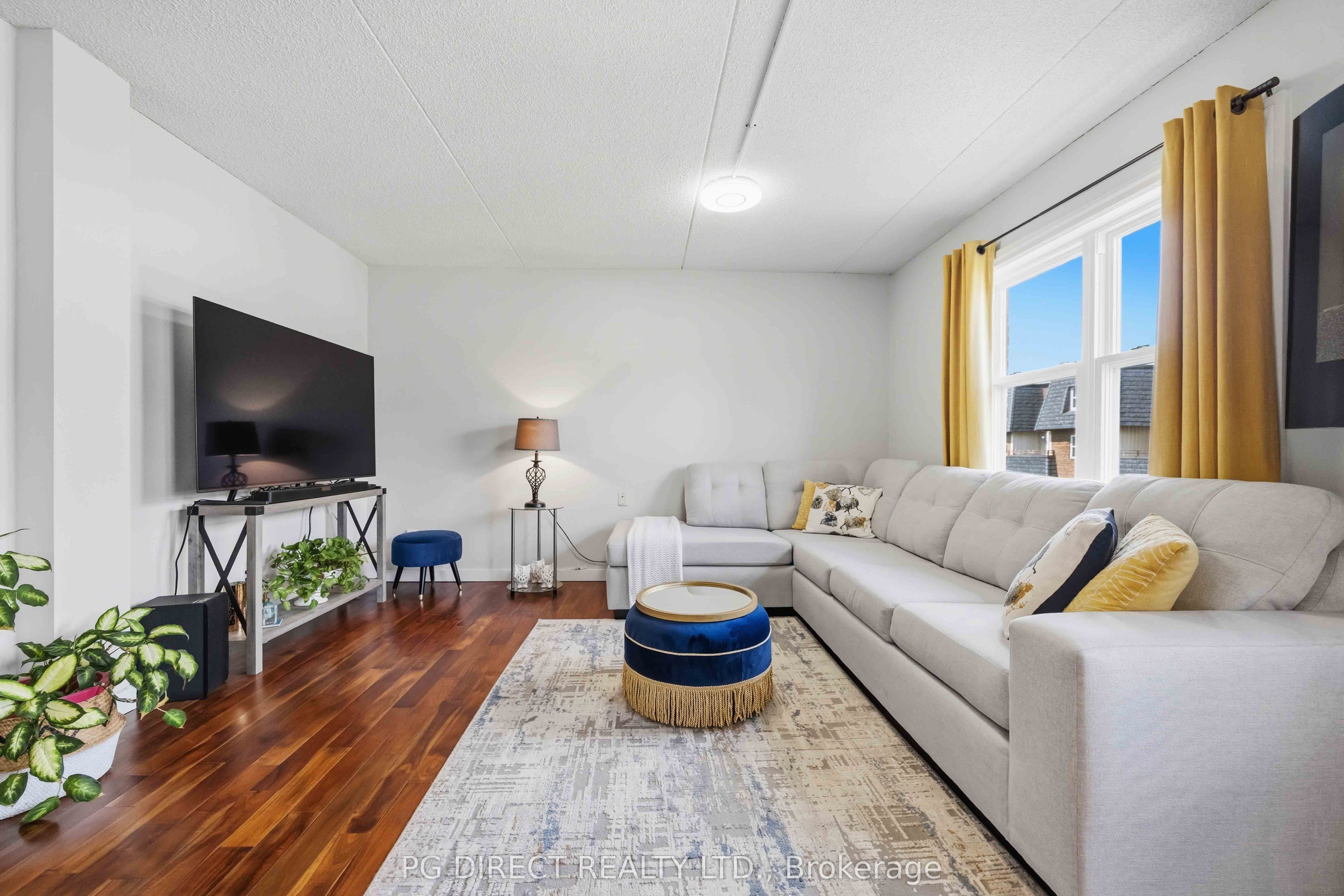 580 Mary Street E 214