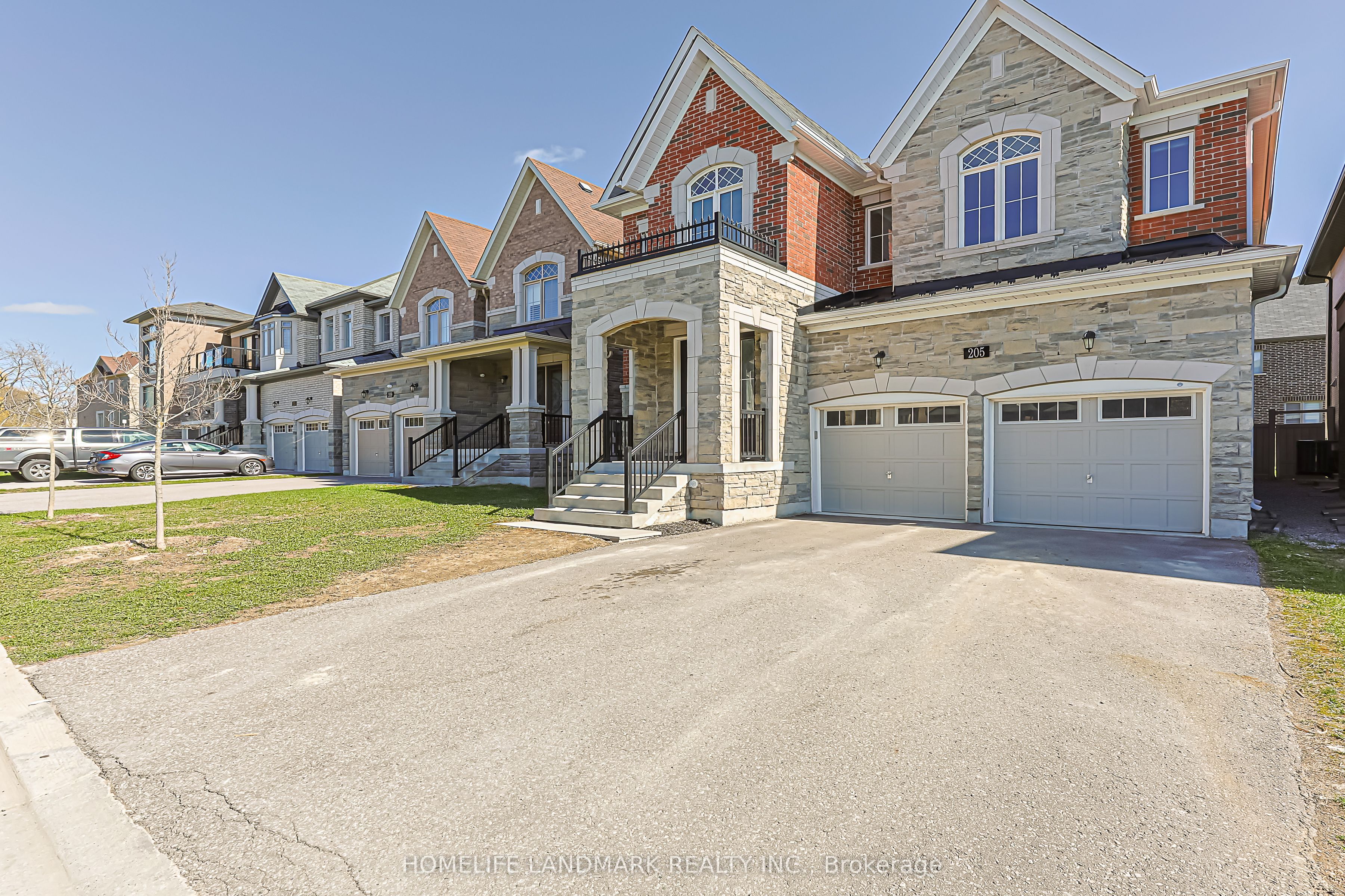205 Conklin Crescent