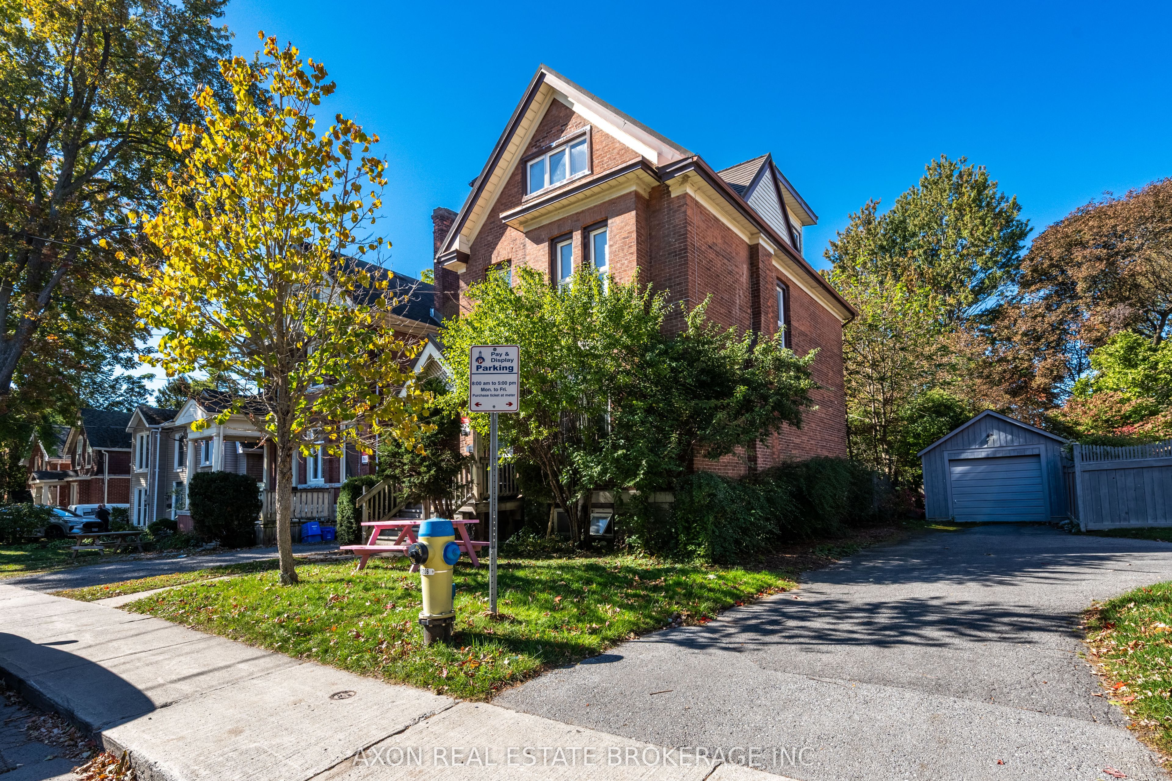 220 Frontenac Street