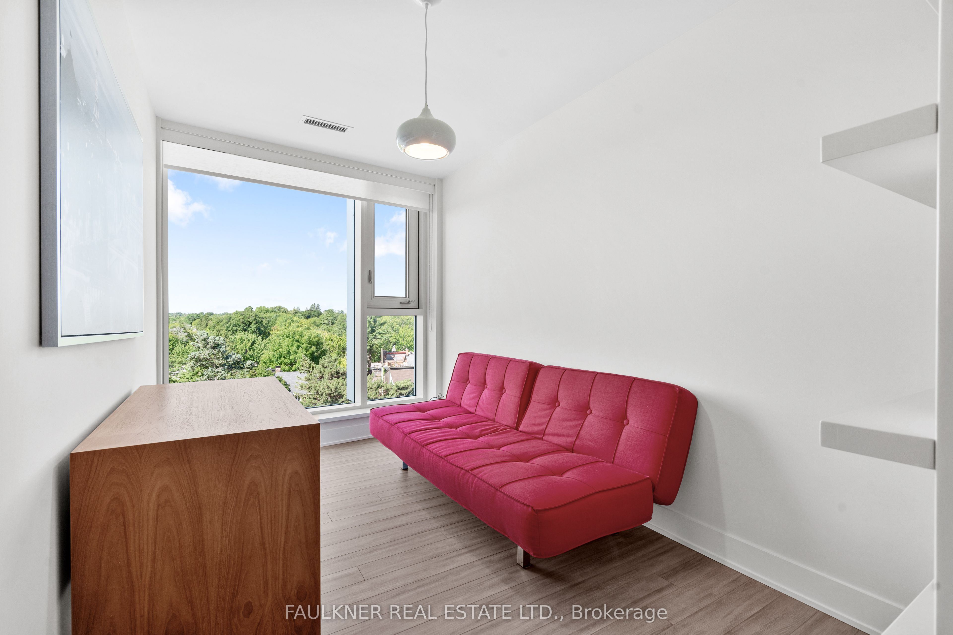 1035 Bank Street 609