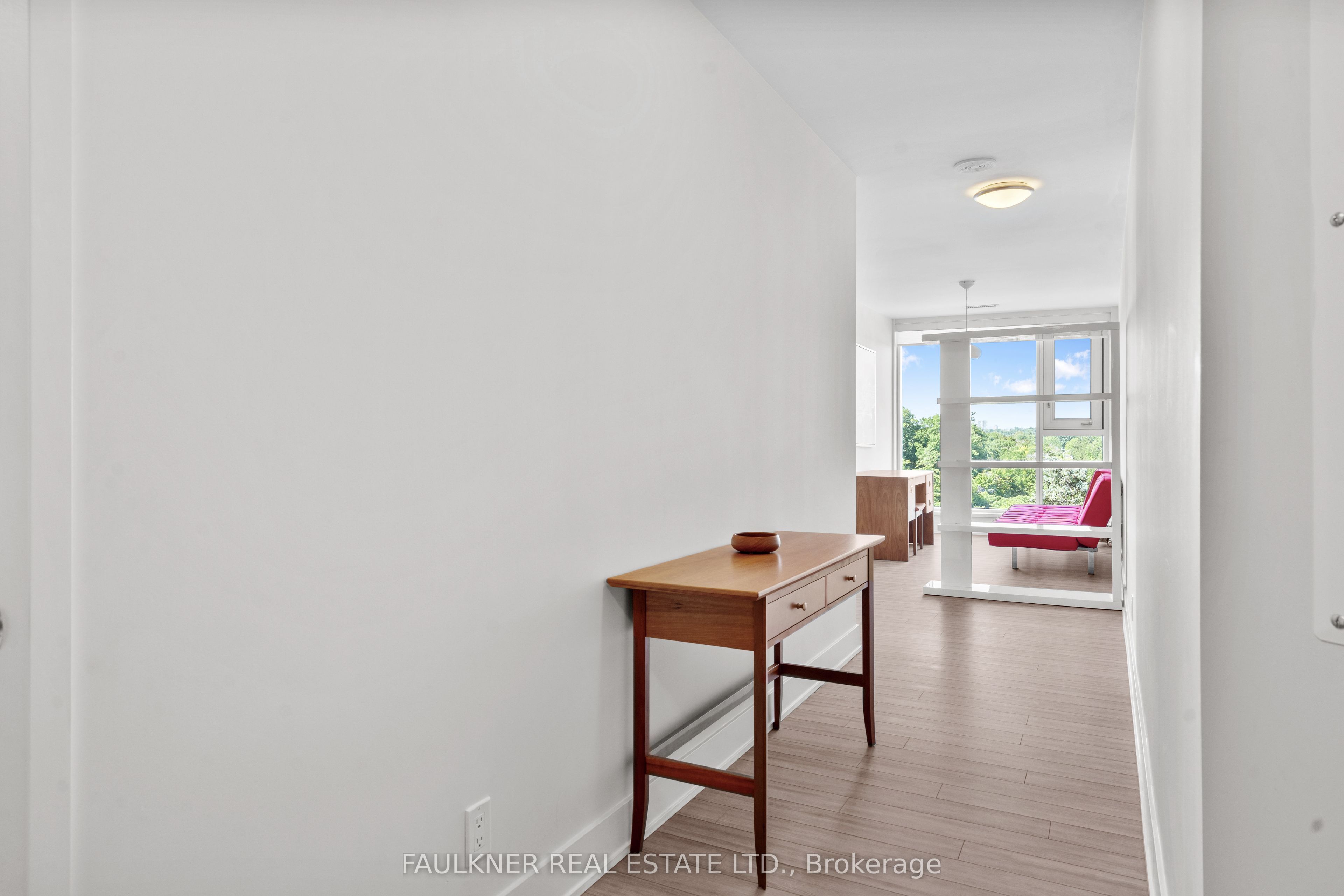 1035 Bank Street 609