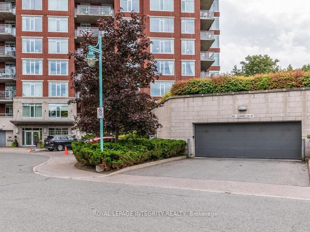 136 Darlington Private