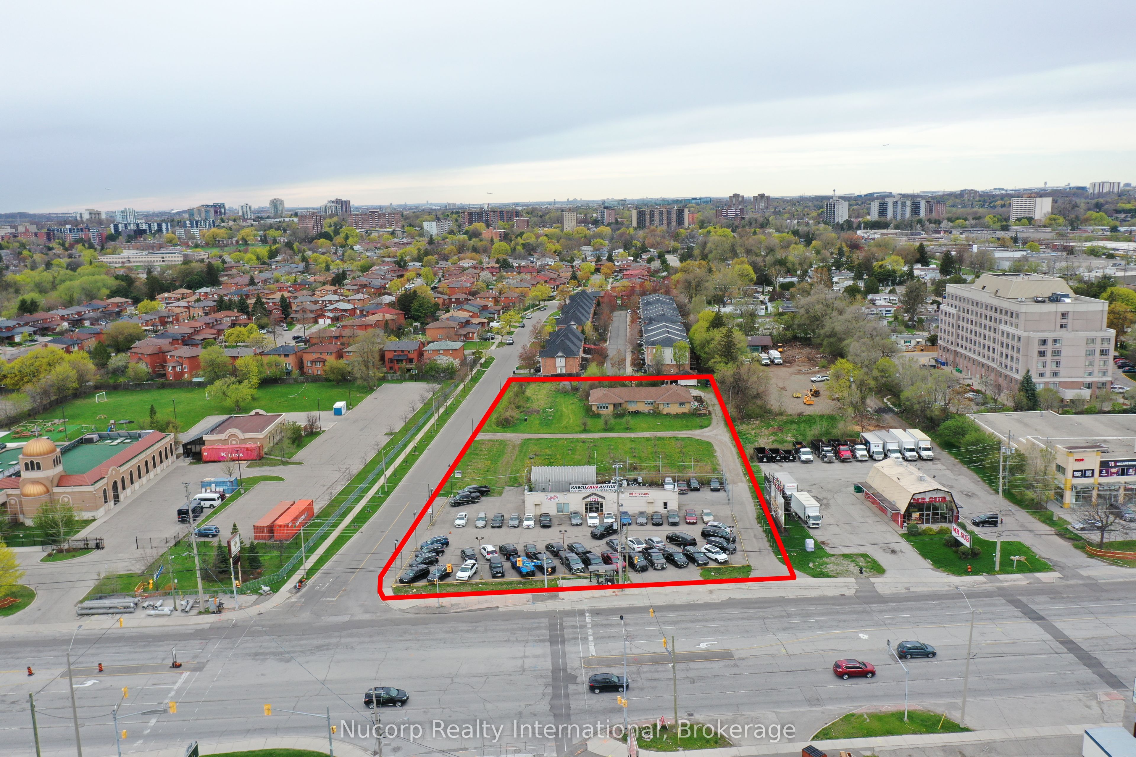 1721 Dundas Street E