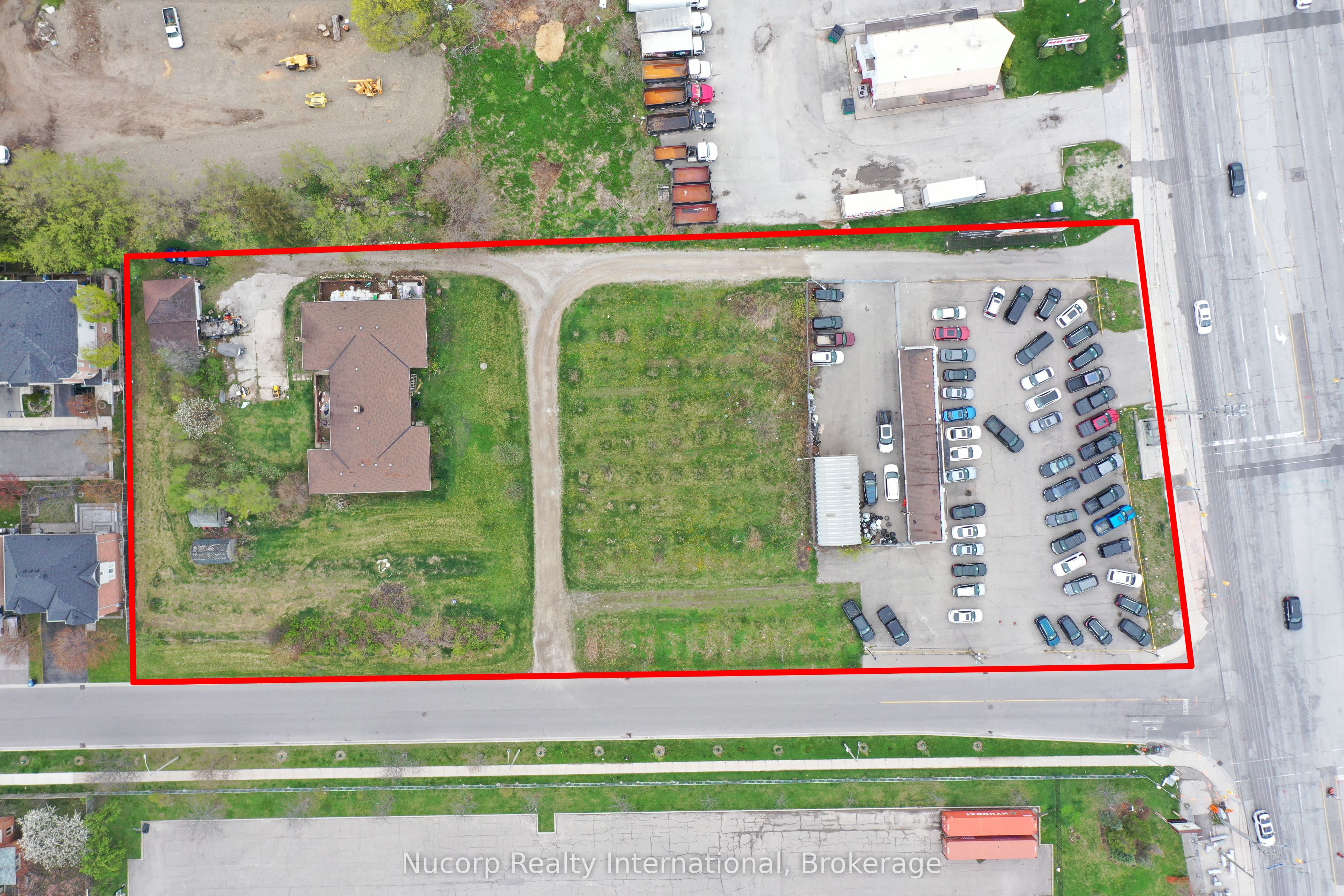 1721 Dundas Street E