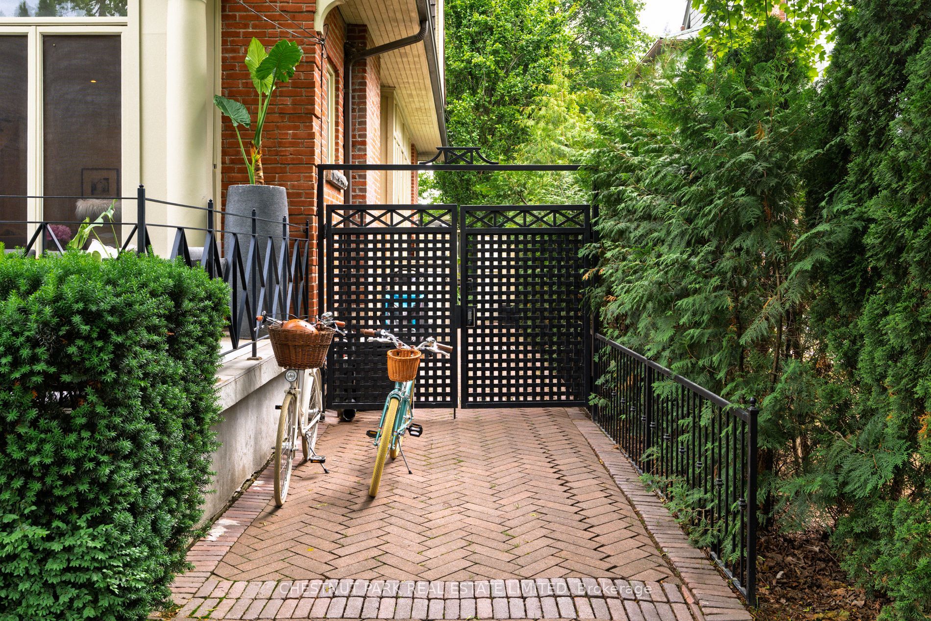 83 Binscarth Road