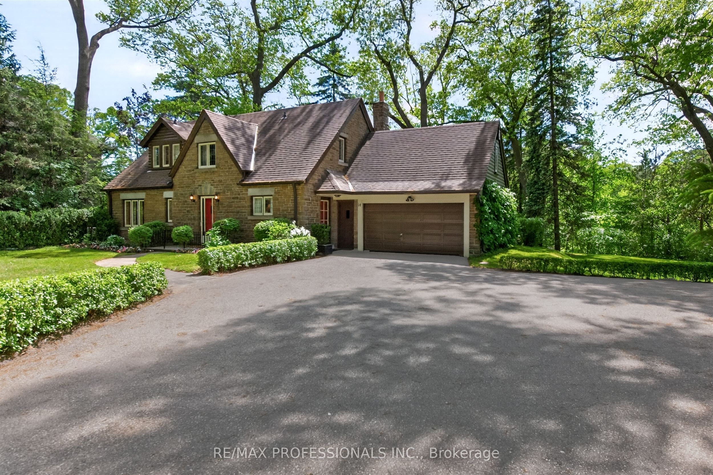 14 North Drive