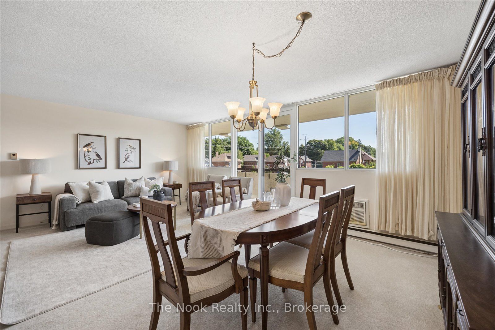 120 Elgin Street W