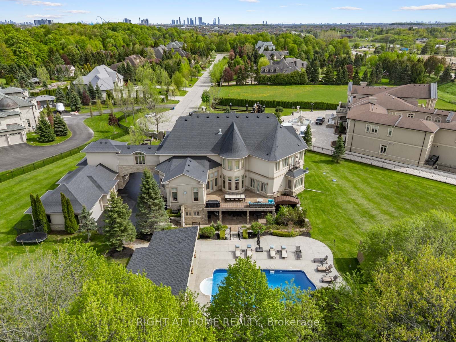 100 Rocmary Place