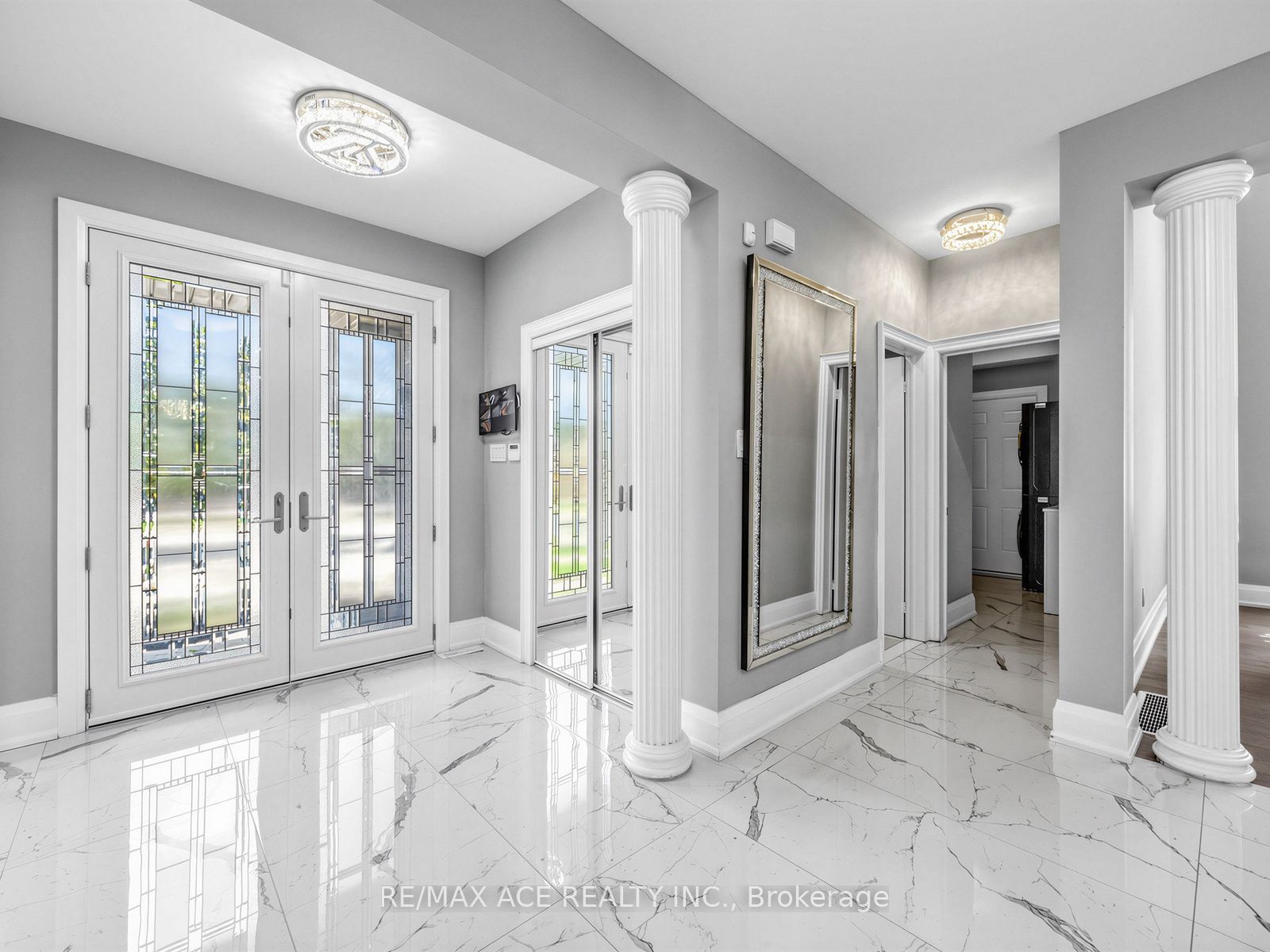 2396 Southcott Road