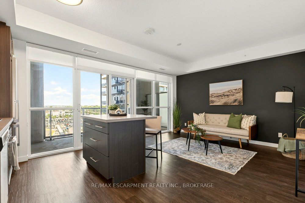 2087 Fairview Street 702