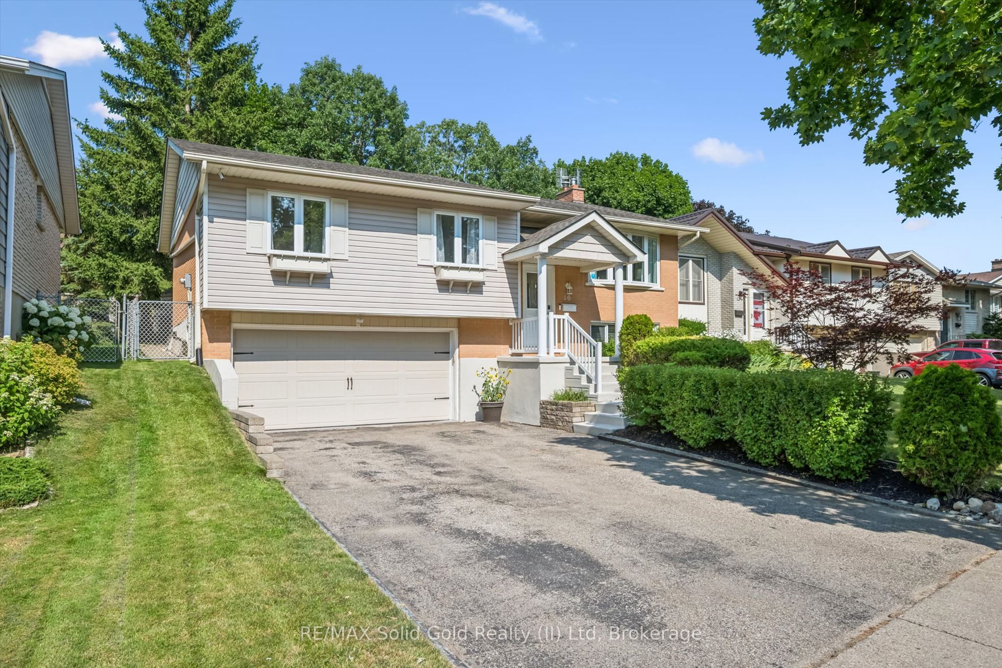 16 Nipigon Street