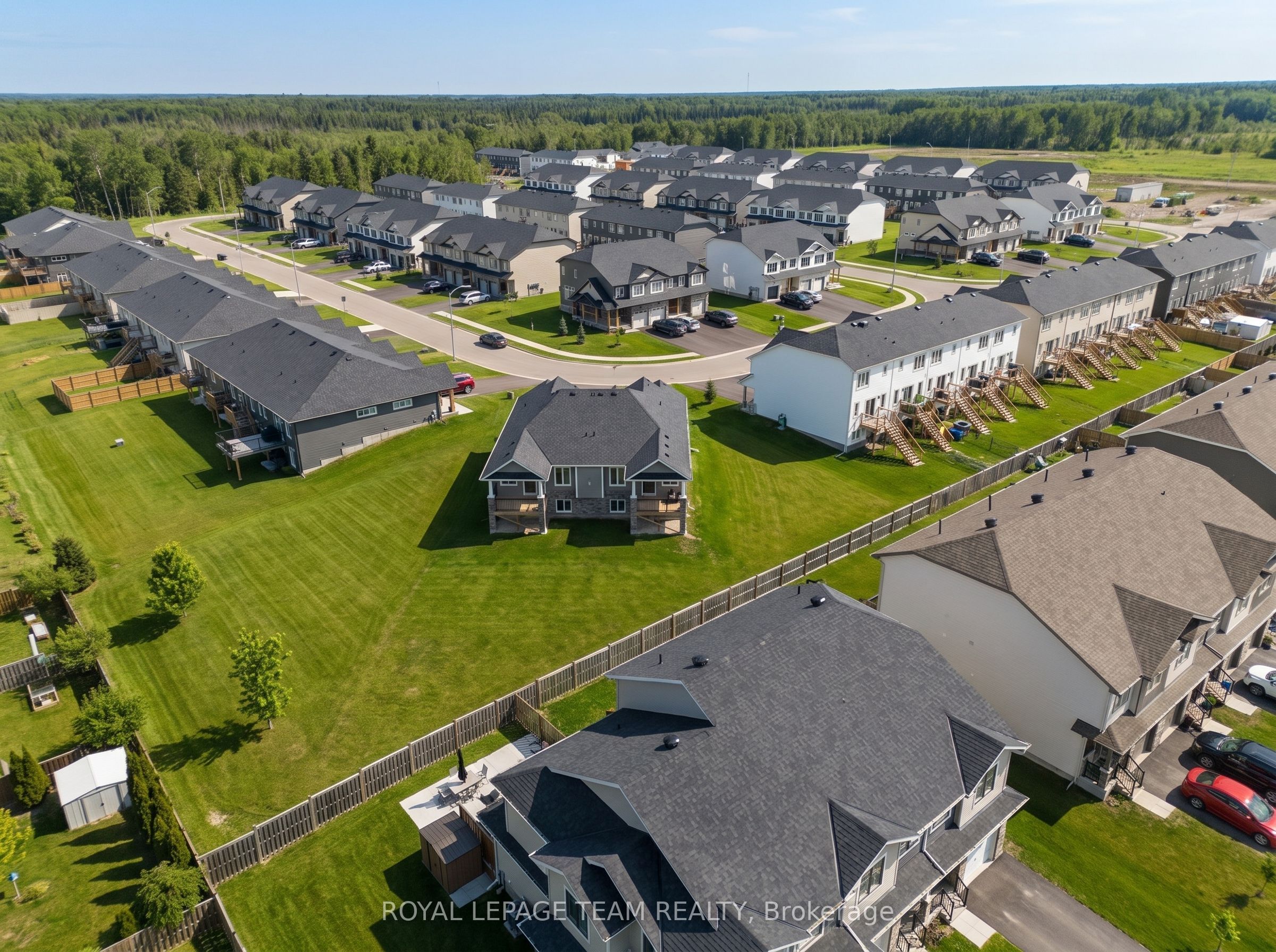 52 Whitcomb Crescent