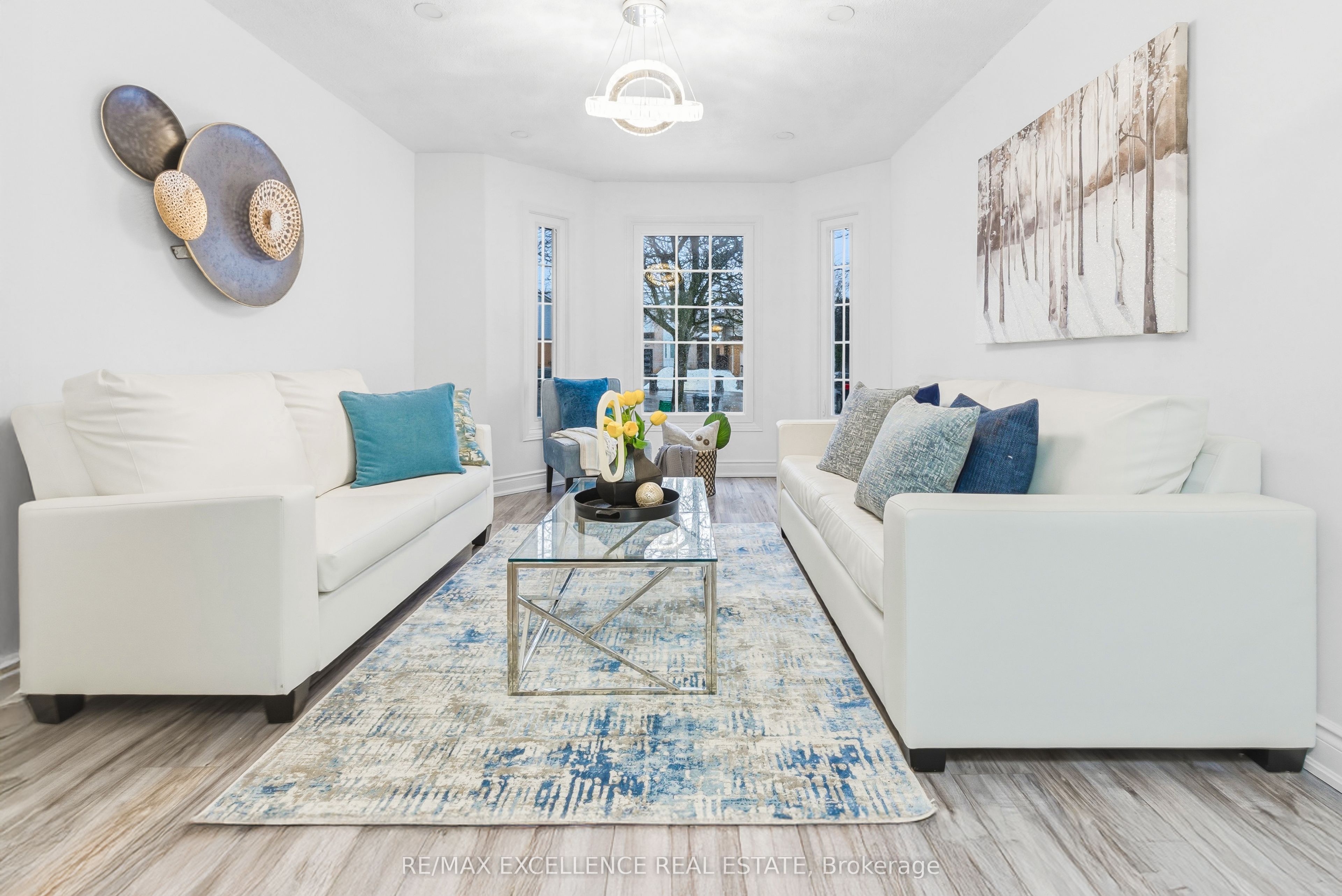 24 Saint Tropez Court