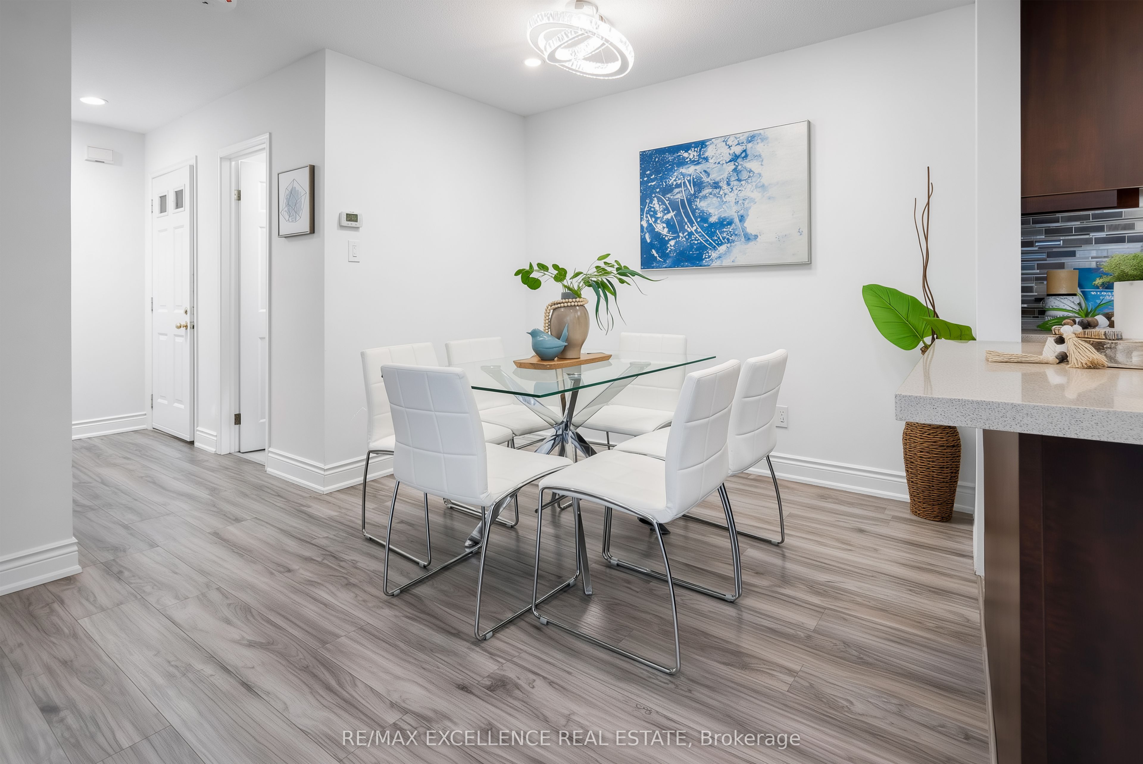 24 Saint Tropez Court