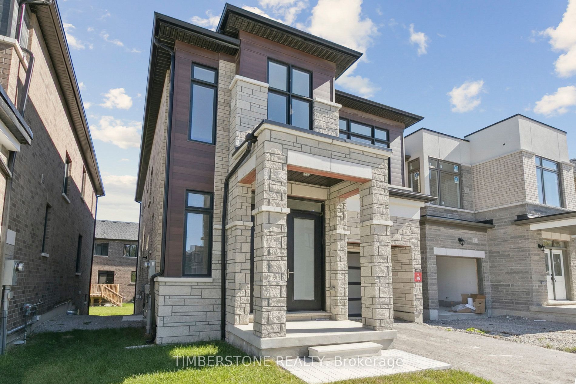 1813 Narcissus Gardens