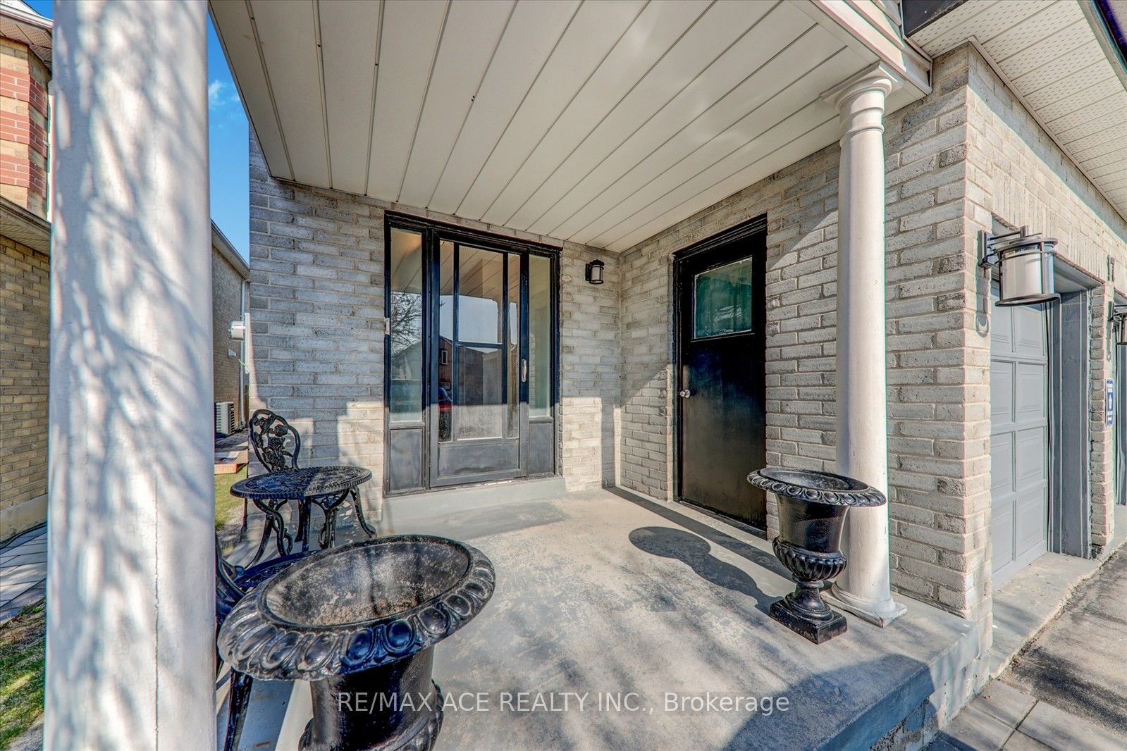 17 Plumrose Boulevard