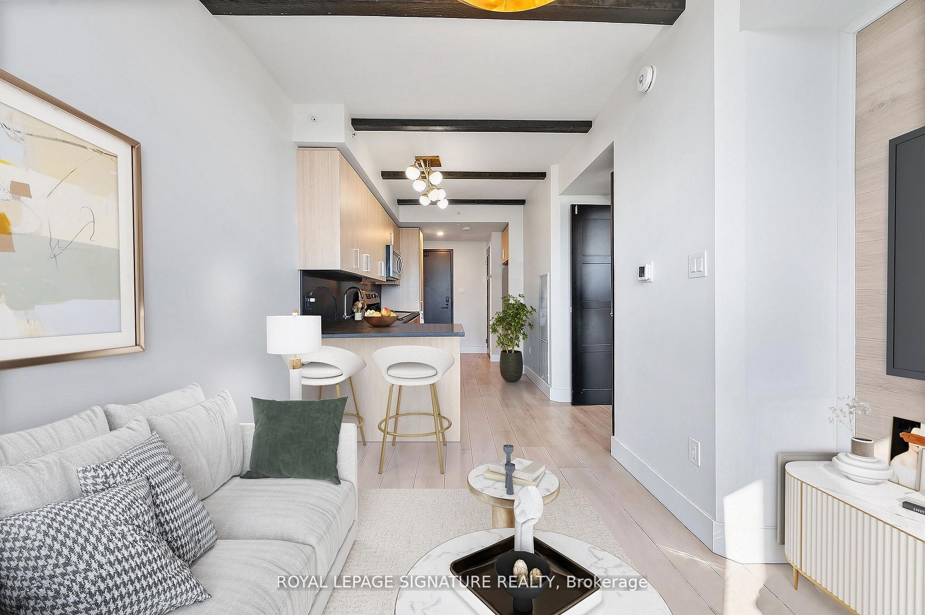 145 Columbia Street W 1135