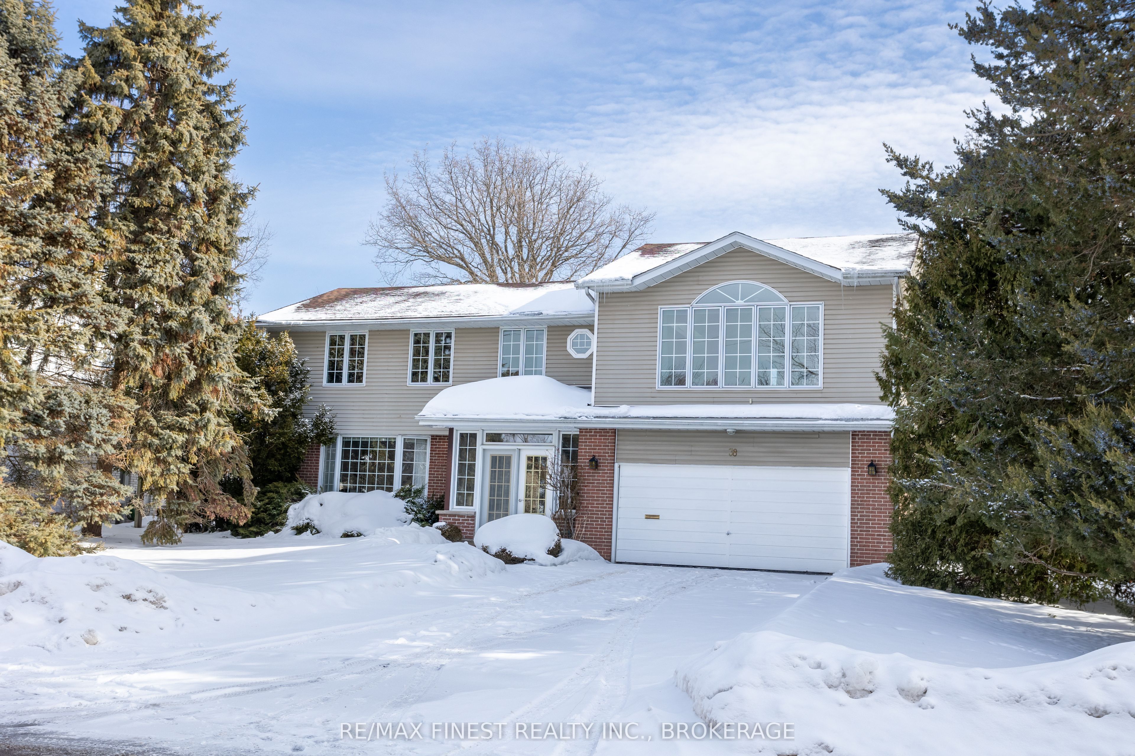 38 Lakeland Point Drive