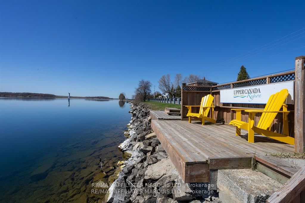 11851 Lakeshore Drive