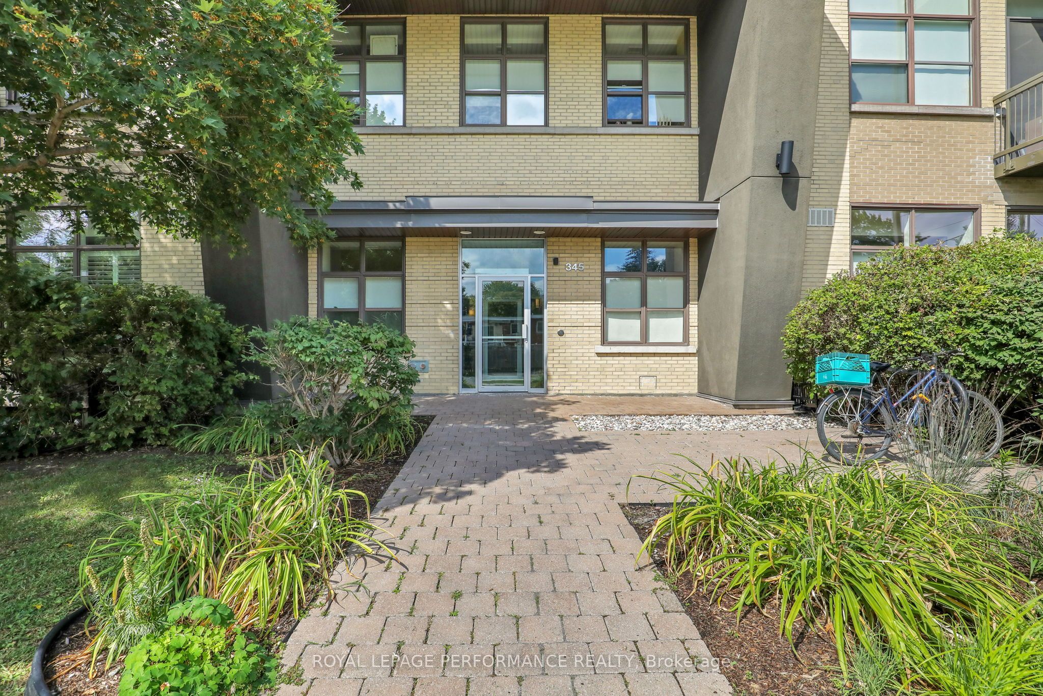 345 St. Denis Street 117