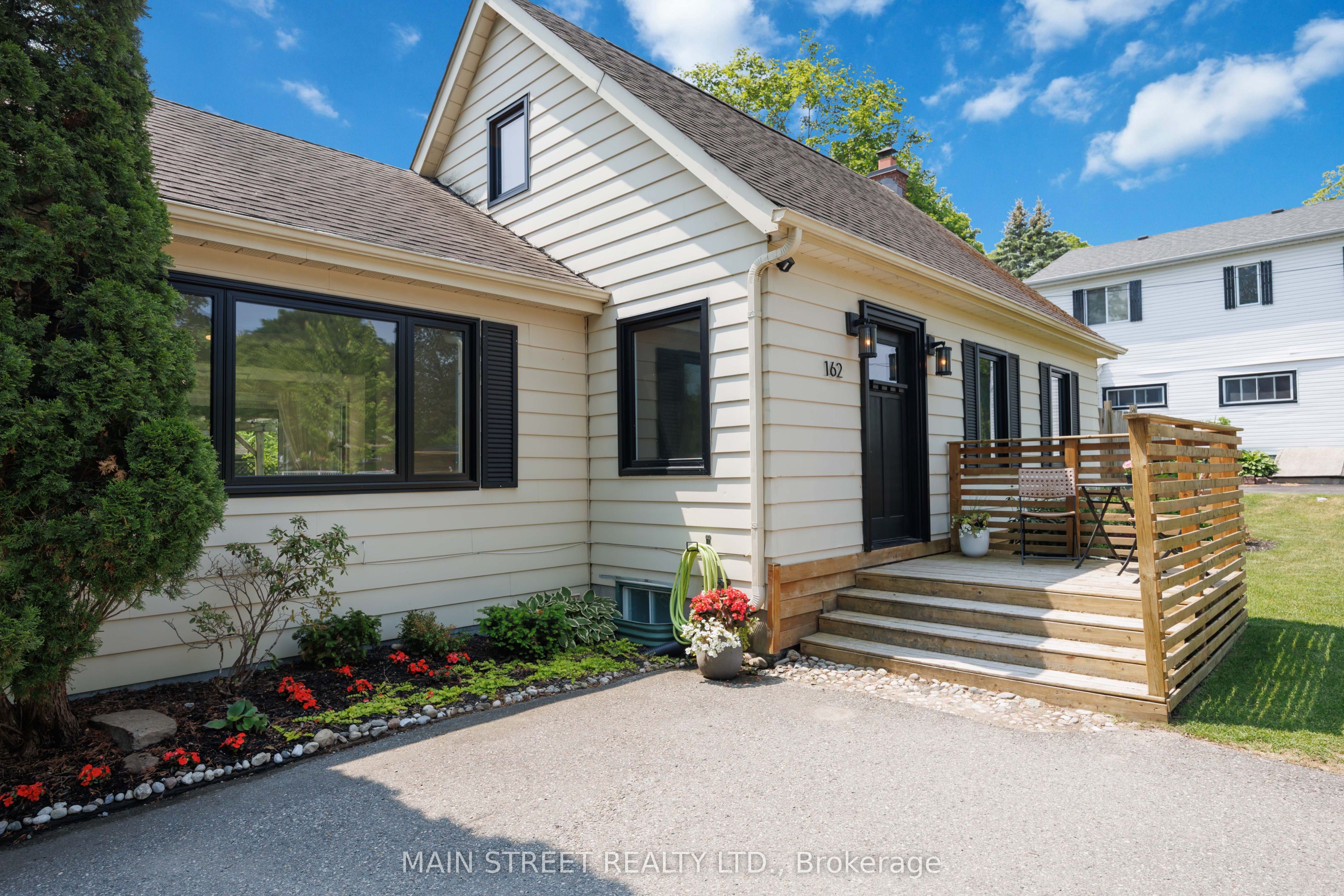 162 Maple Street