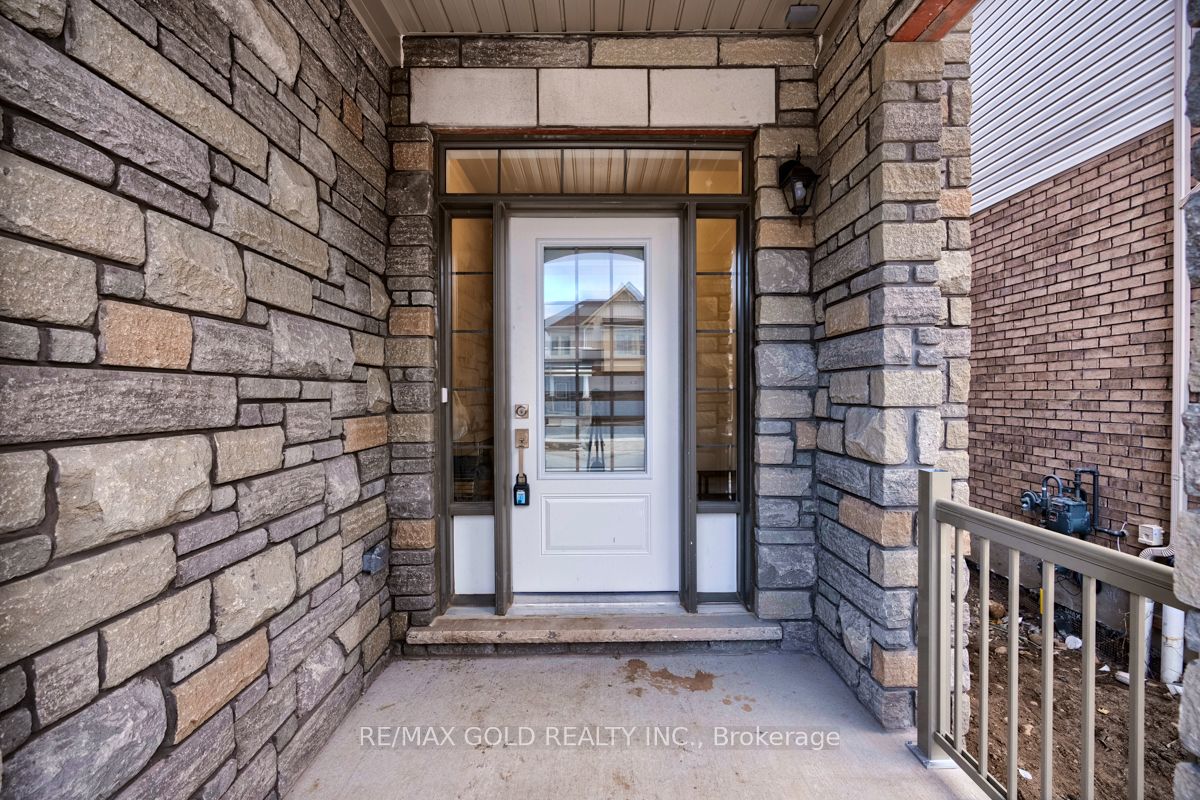 27 Garland Avenue