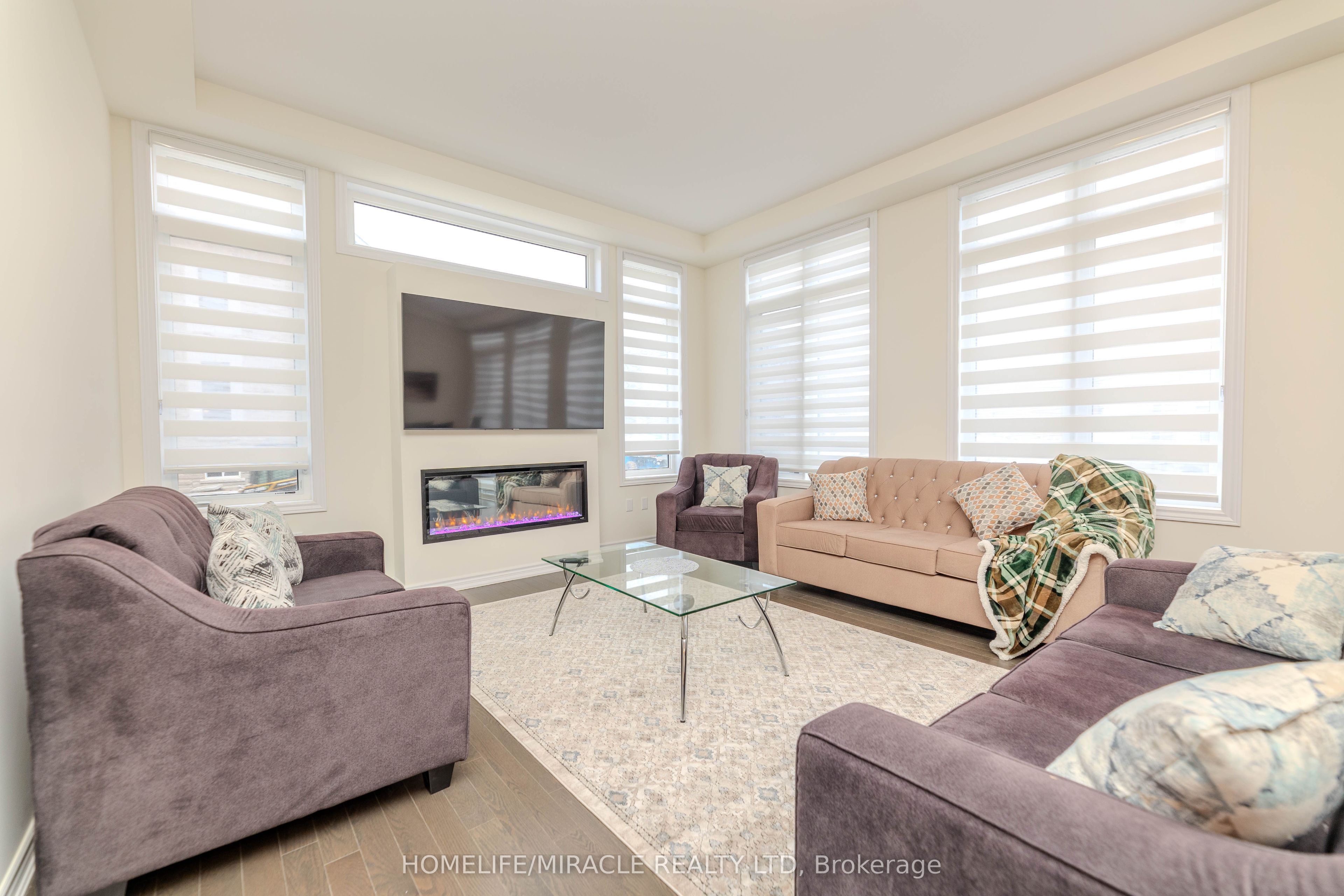 89 Halldorson Avenue
