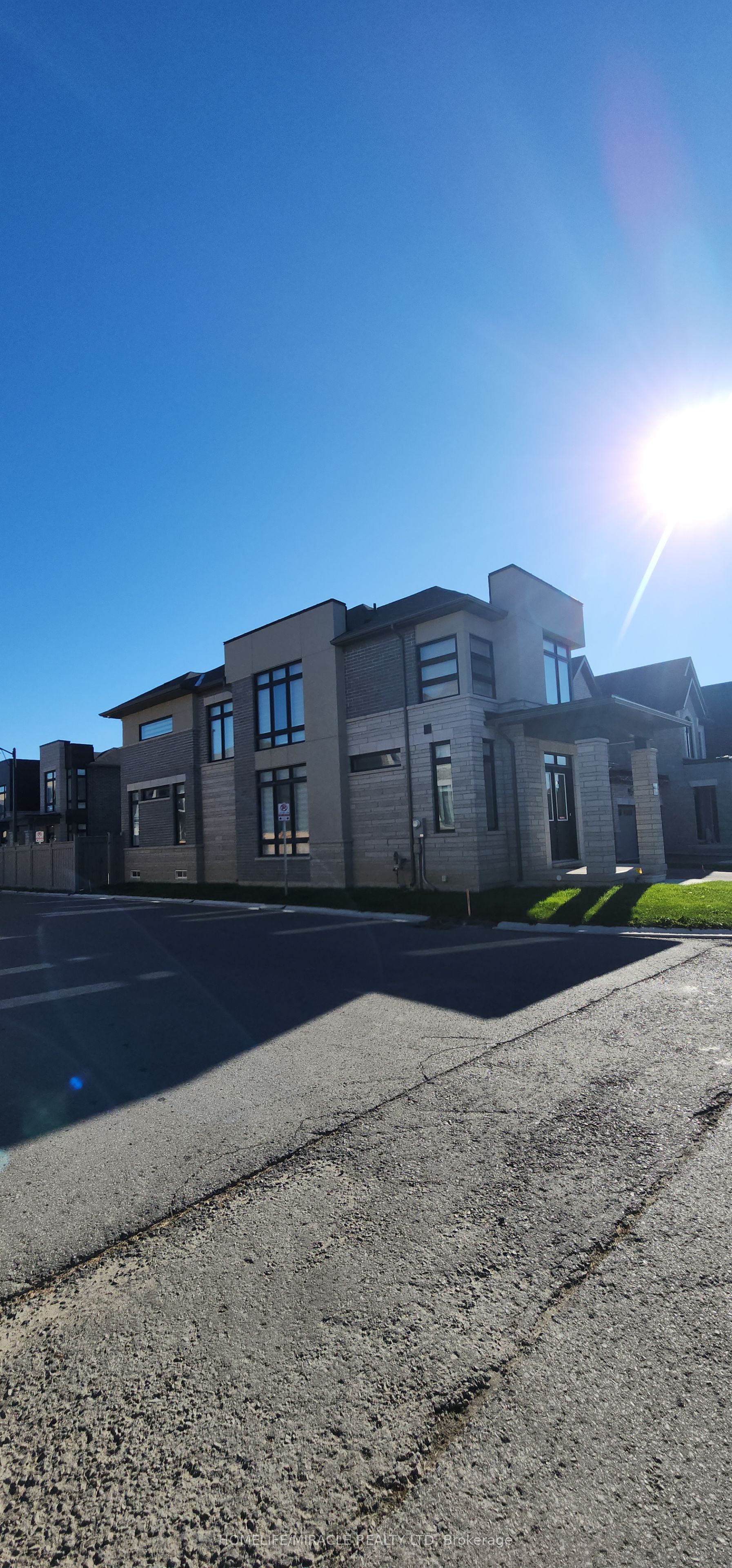 89 Halldorson Avenue