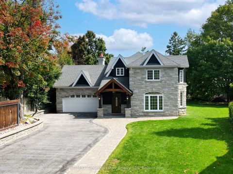 105 Duckworth Street Barrie ON L4M 3V9