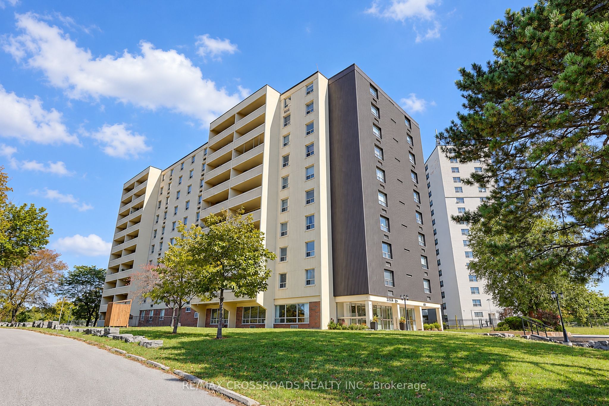 3420 Eglinton Avenue E 301