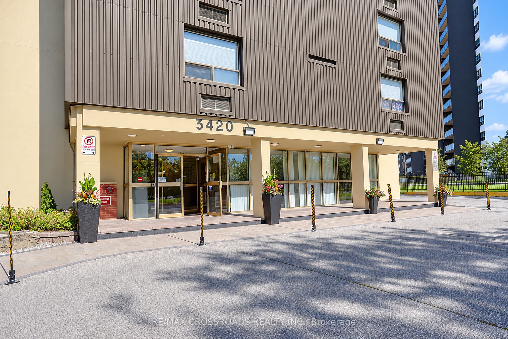 3420 Eglinton Avenue E 301