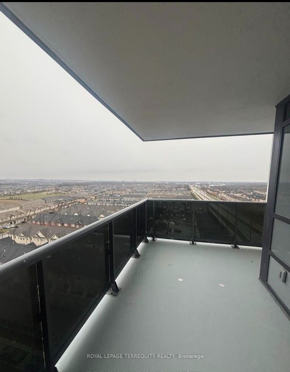 2545 Simcoe Street N 1106