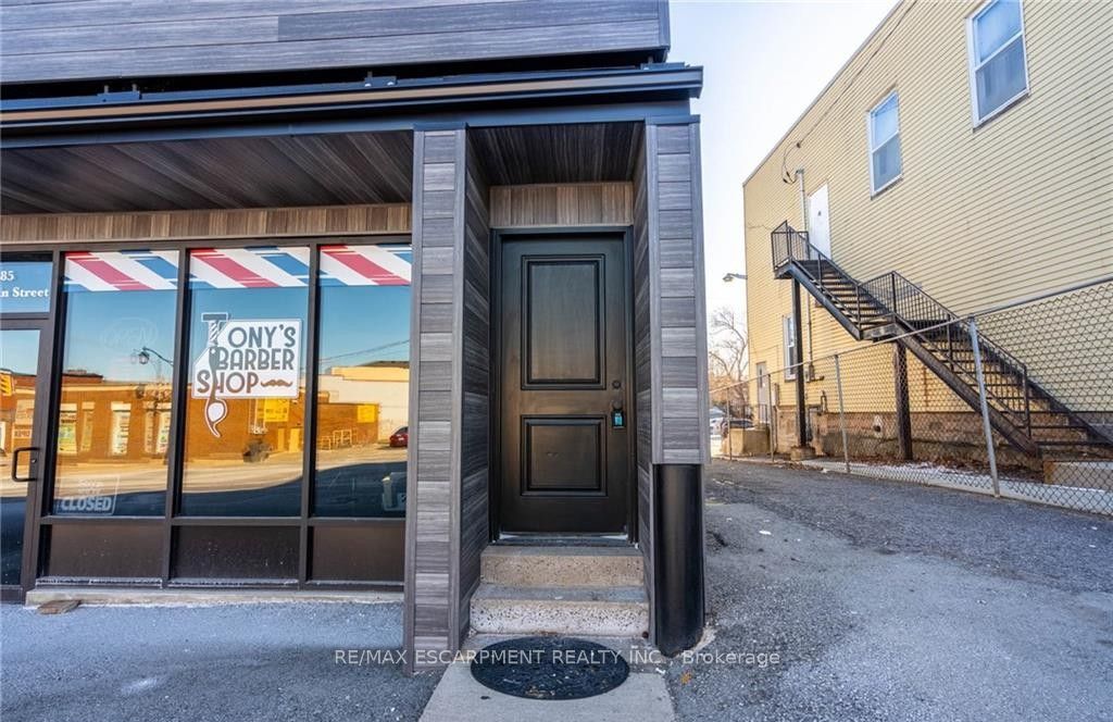 4289 Mountain Street