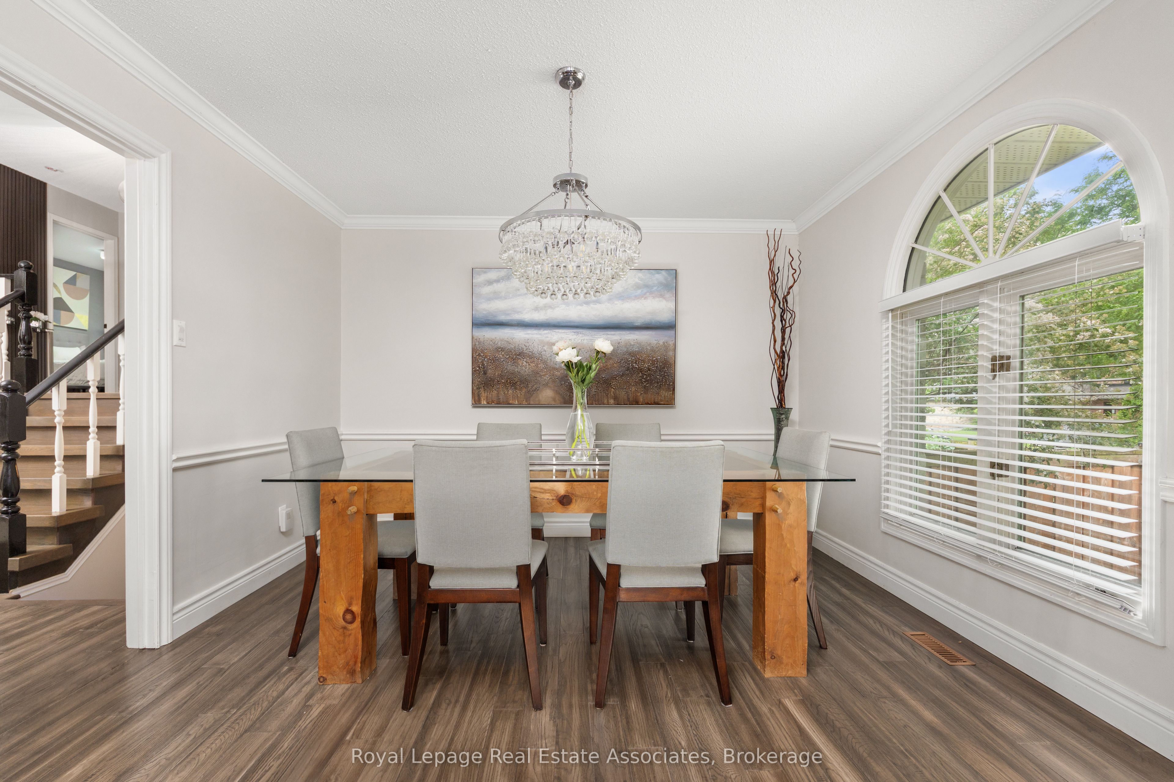 537 MATHEWMAN Crescent